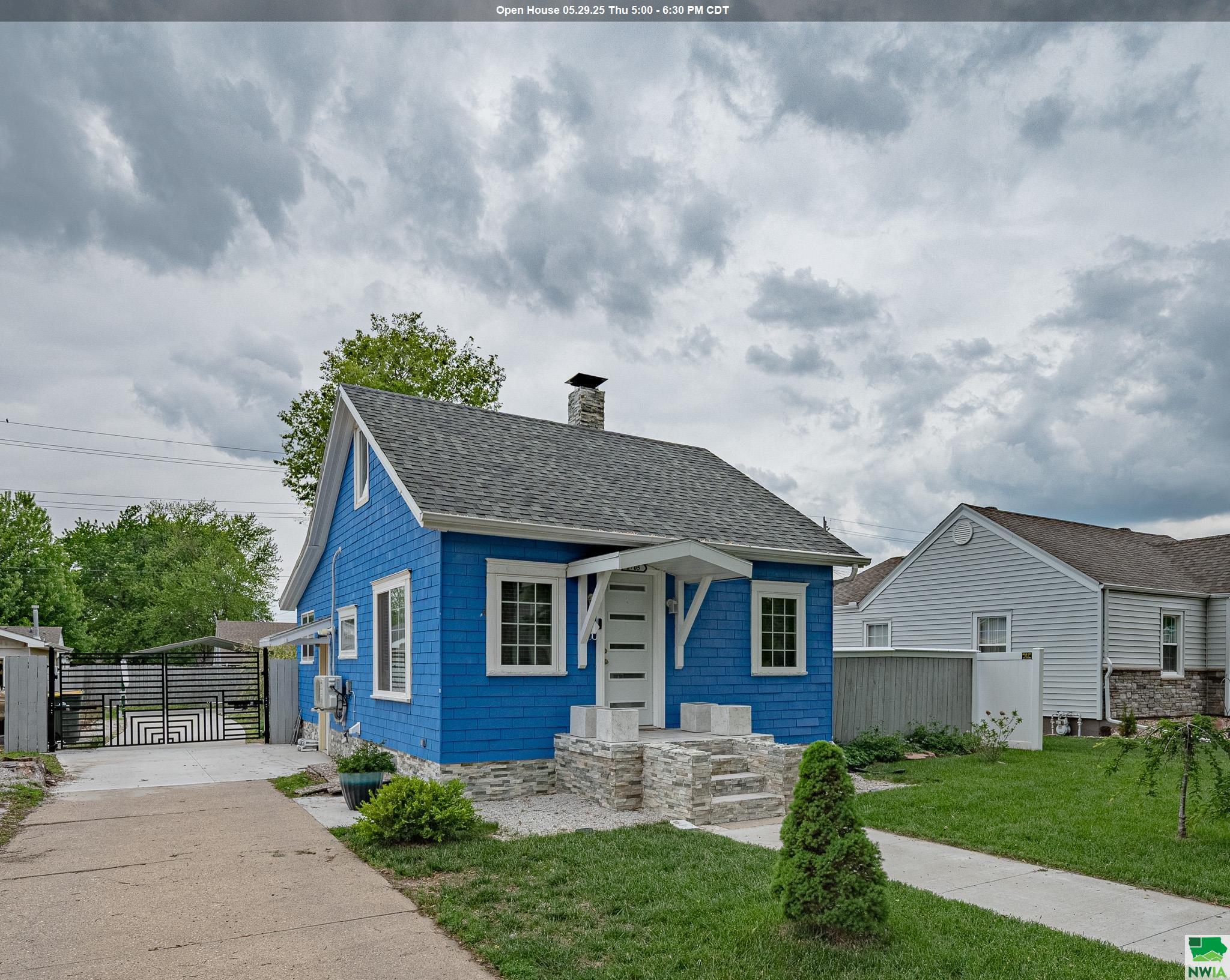 2705 GLASS ST S, Sioux City, IA 51106 