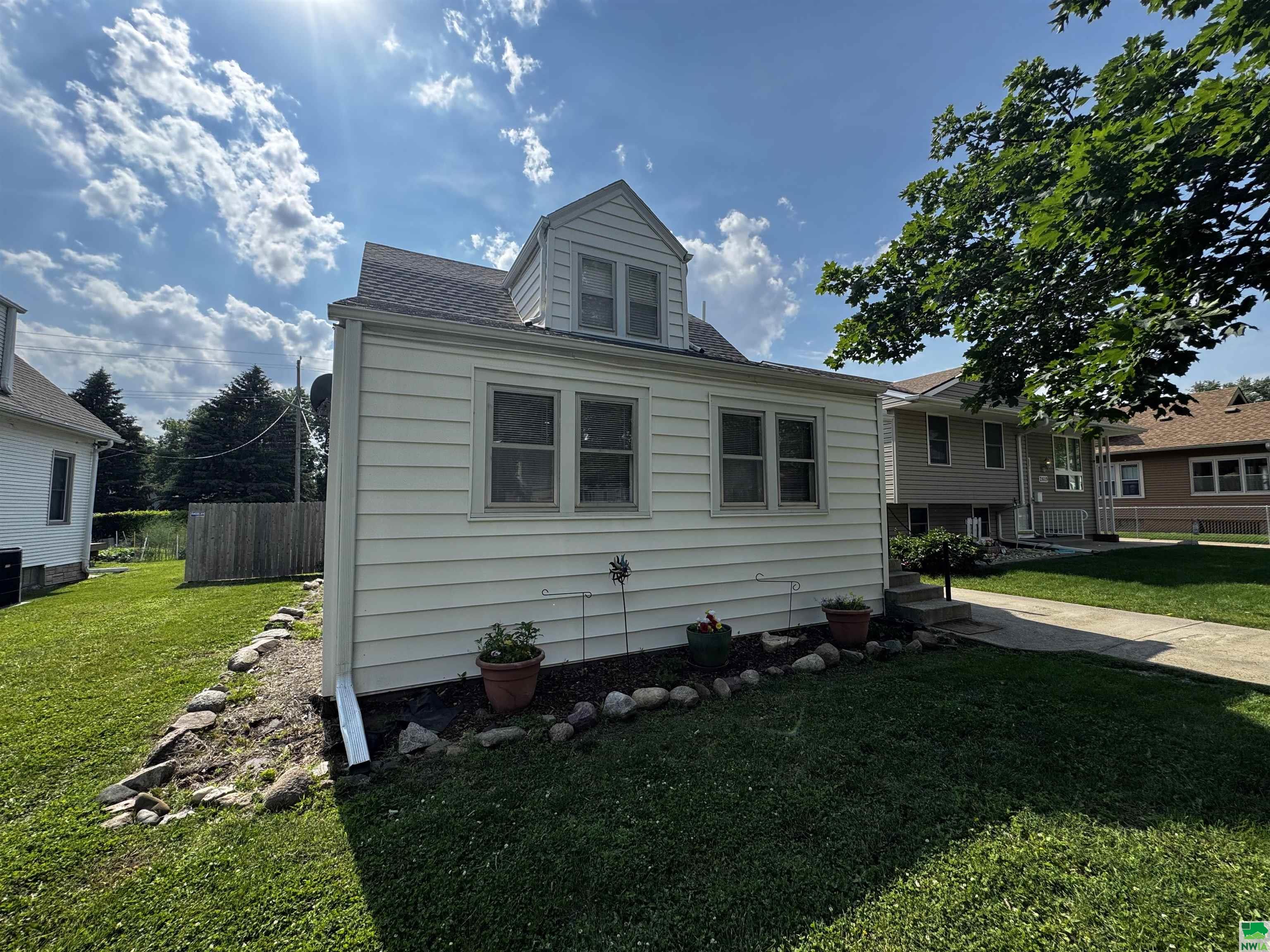 2621 Glass S, Sioux City, IA 51106 