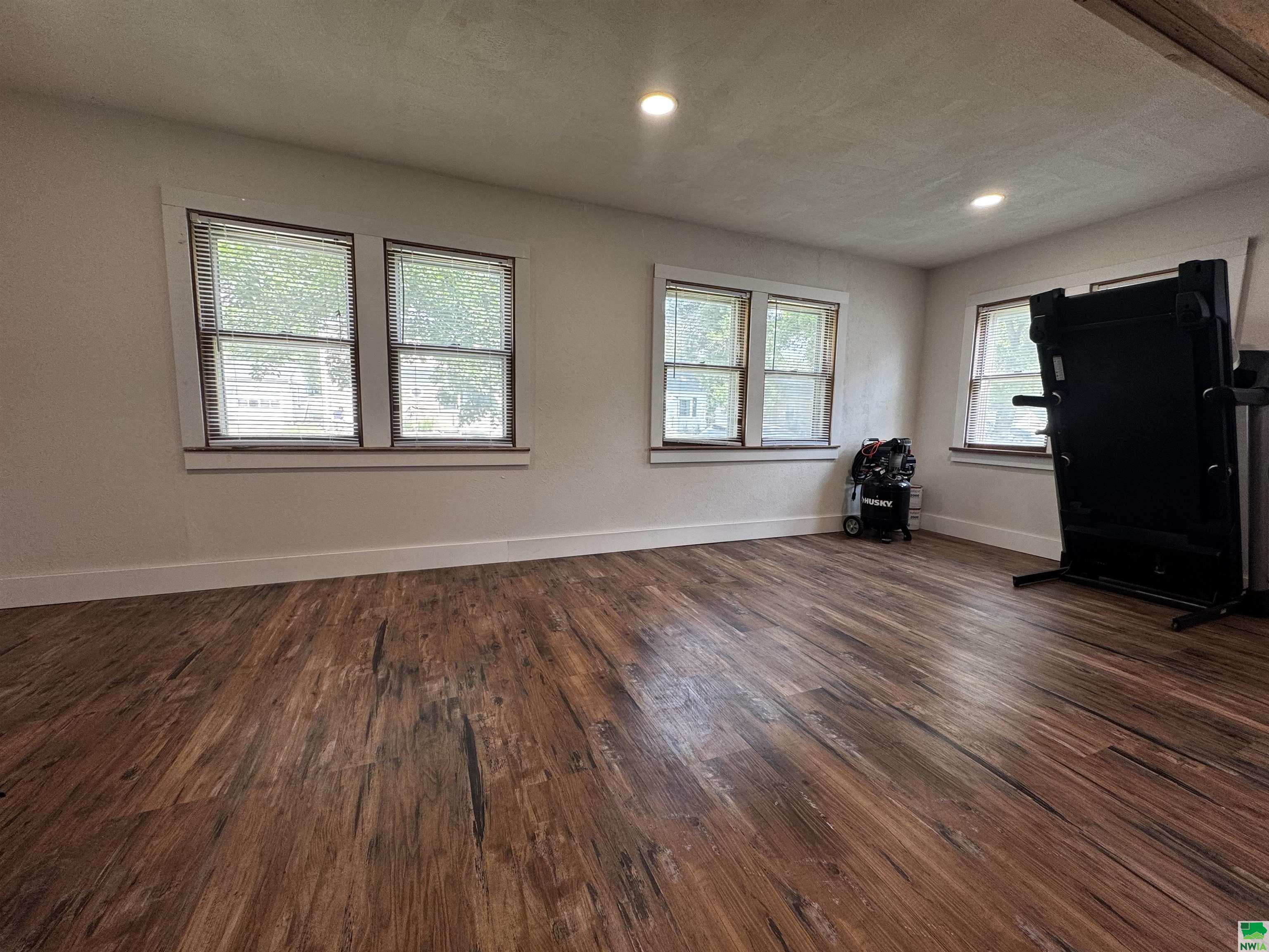 MLS #828853