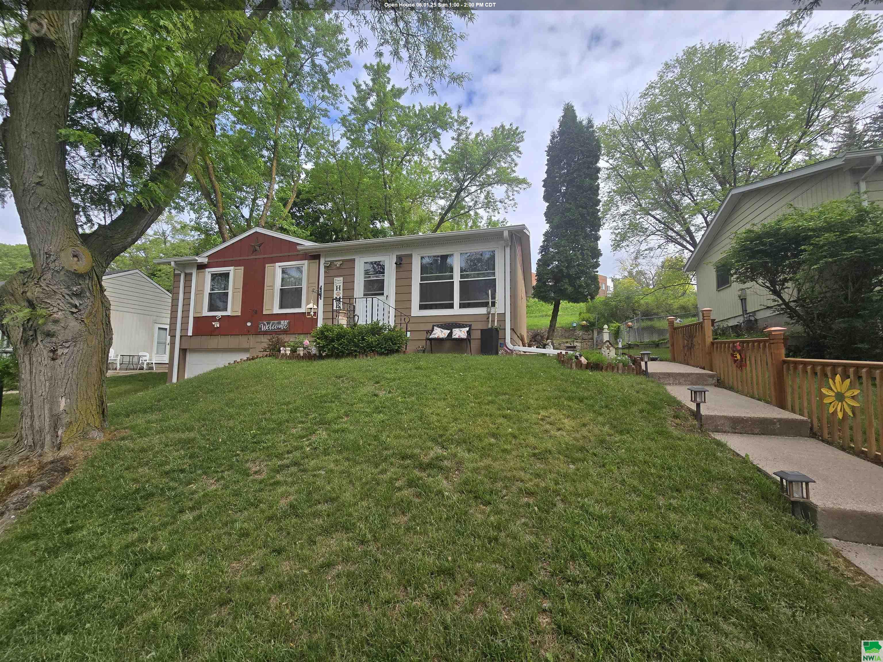 1807 25TH ST W, Sioux City, IA 51103 