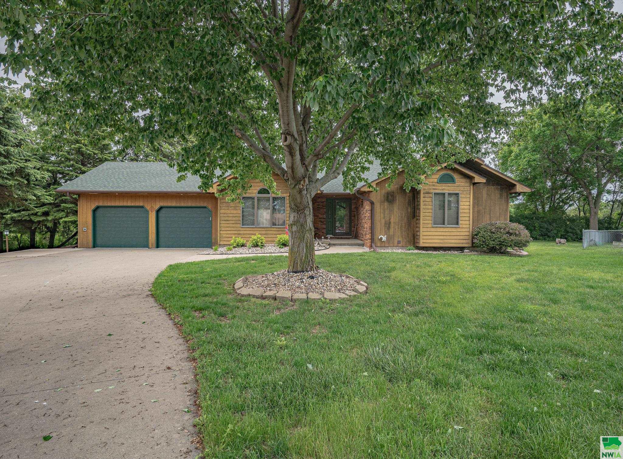 5820 Lorraine Ave, Sioux City, IA 51106 