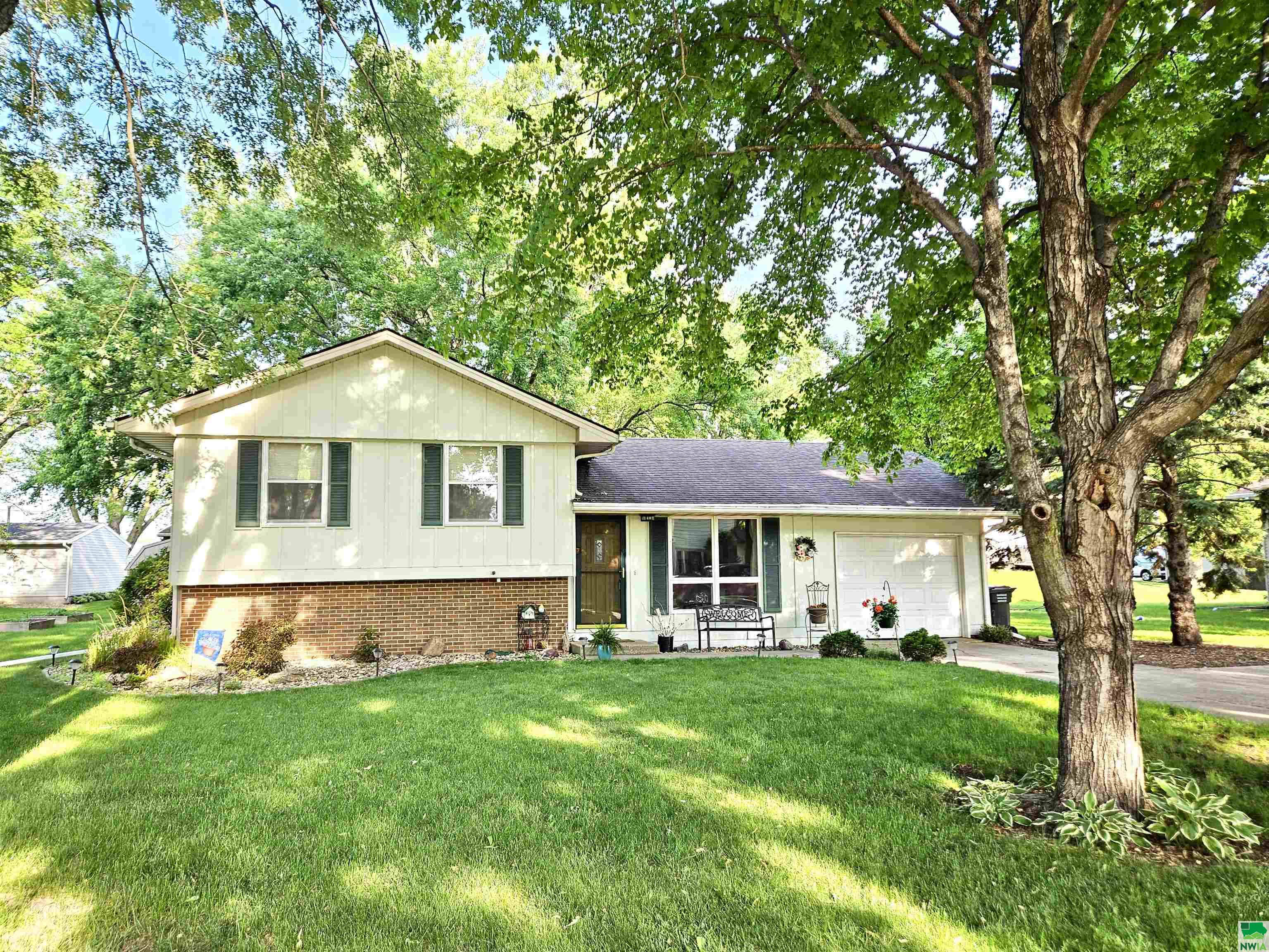 1008 Mae St N, Storm Lake, IA 50588 