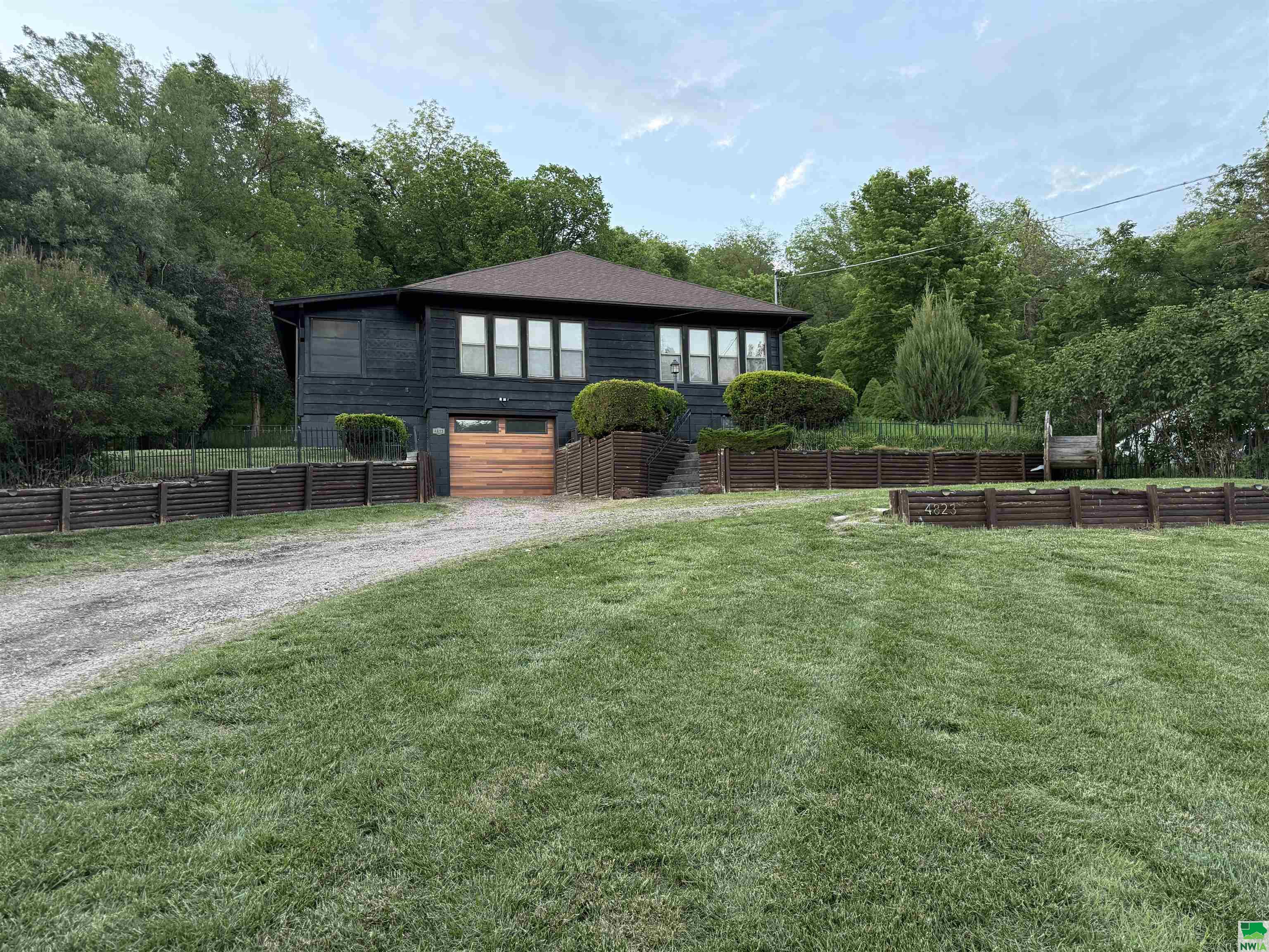 4823 Military Rd, Sioux City, IA 51103 