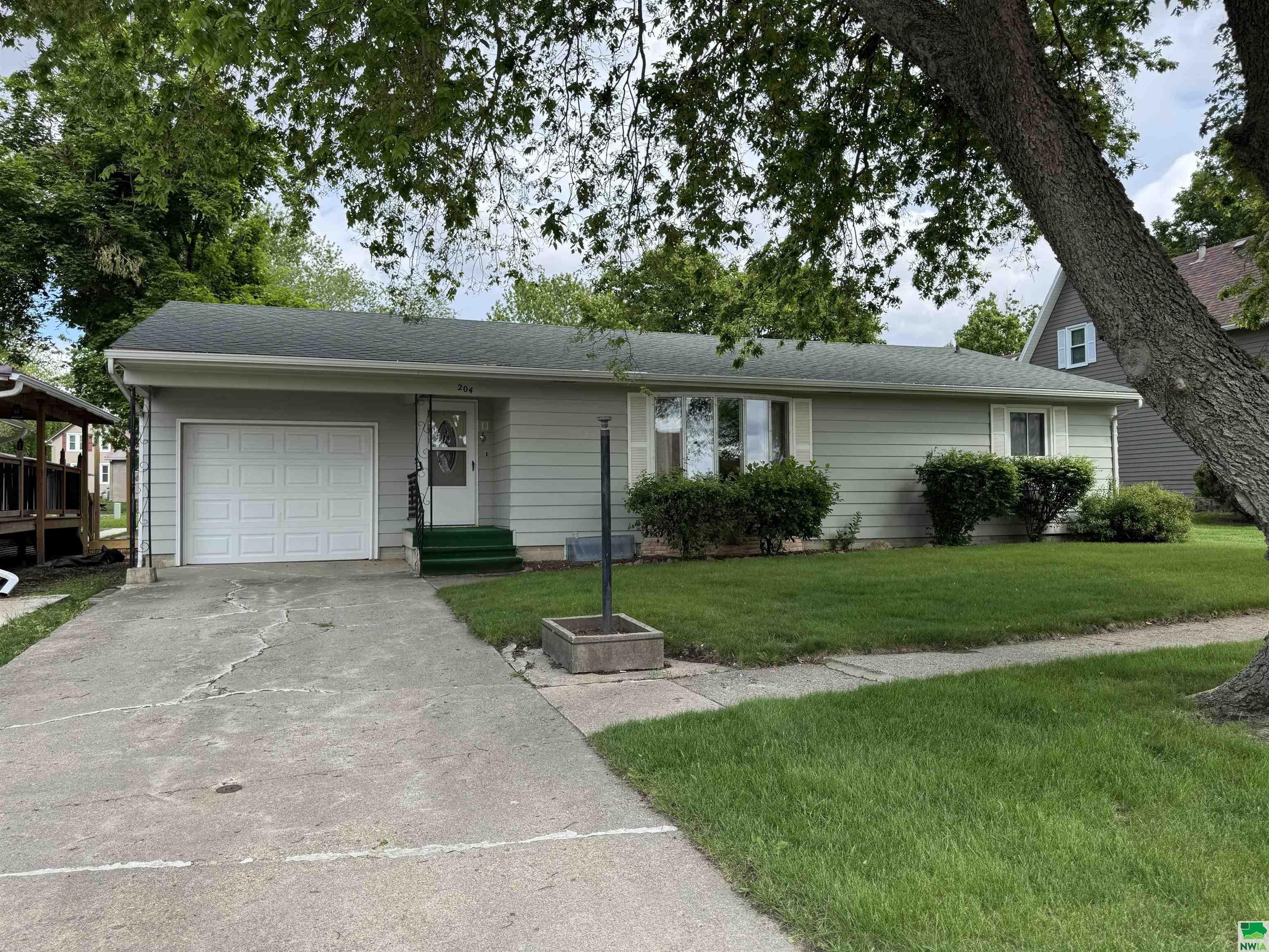 204 MYRTLE ST, Aurelia, IA 51005 