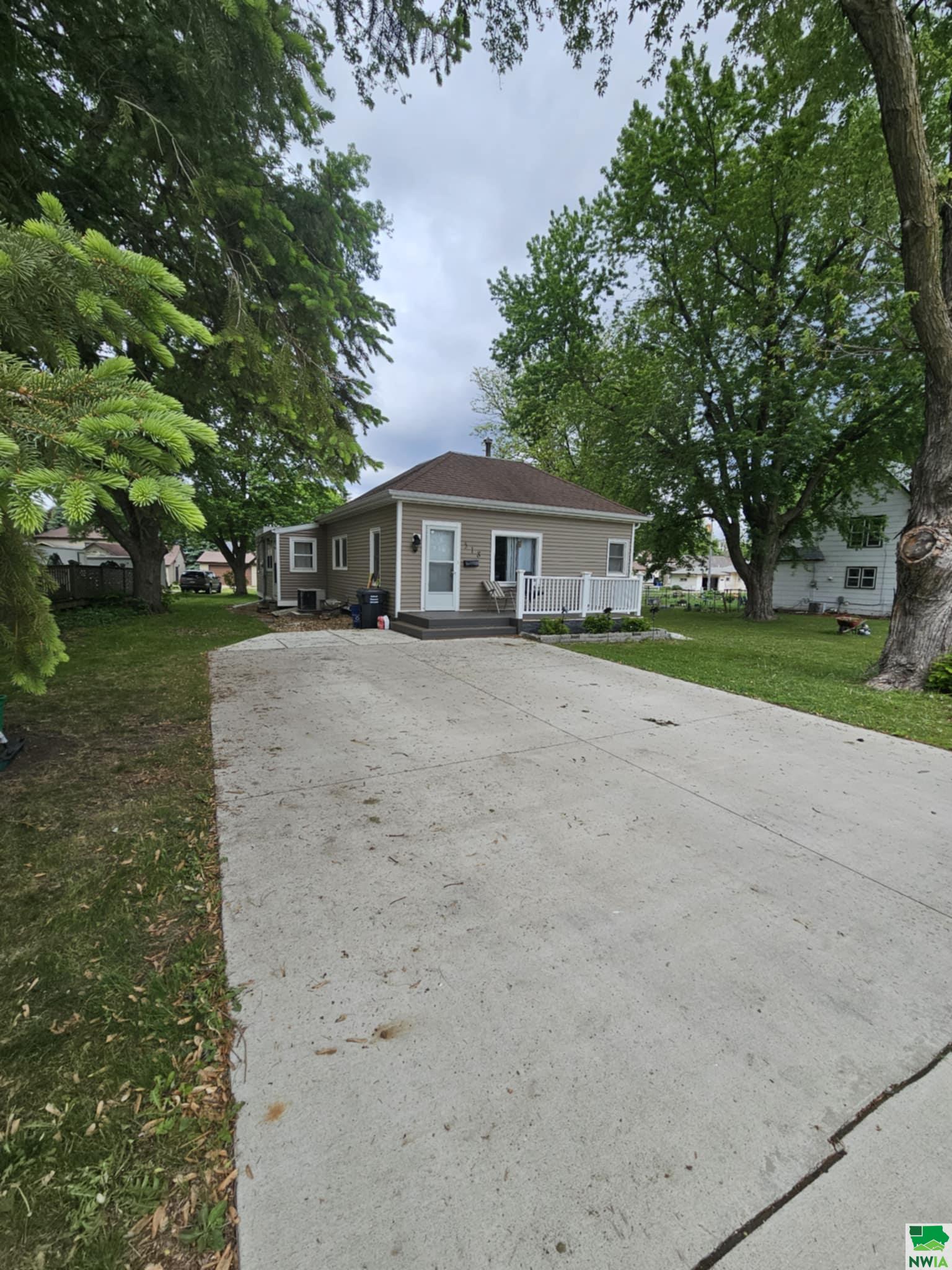 518 Washington Ave., Sheldon, IA 51201 