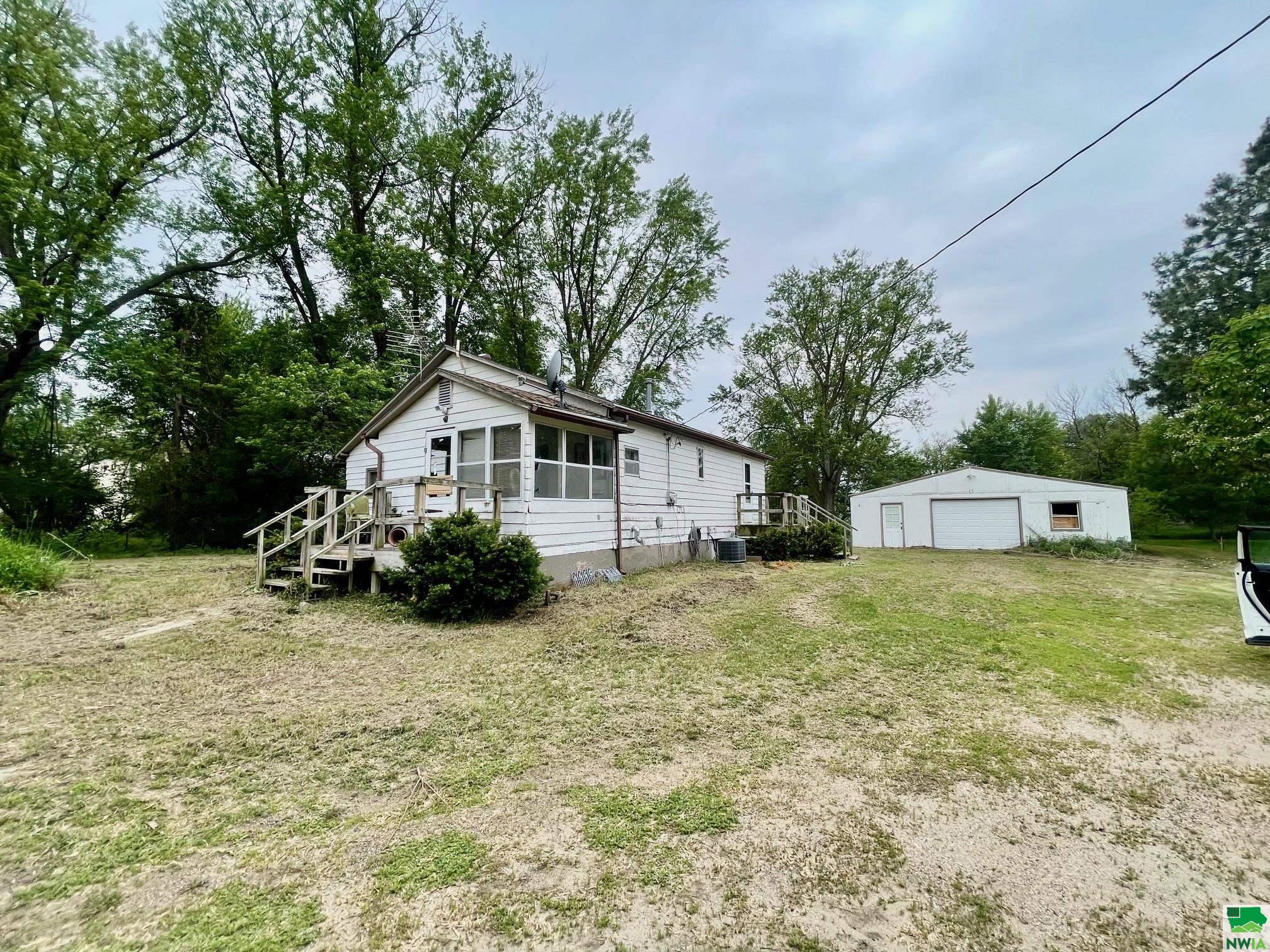 1632 ERIE DR, Dakota City, NE 68731 