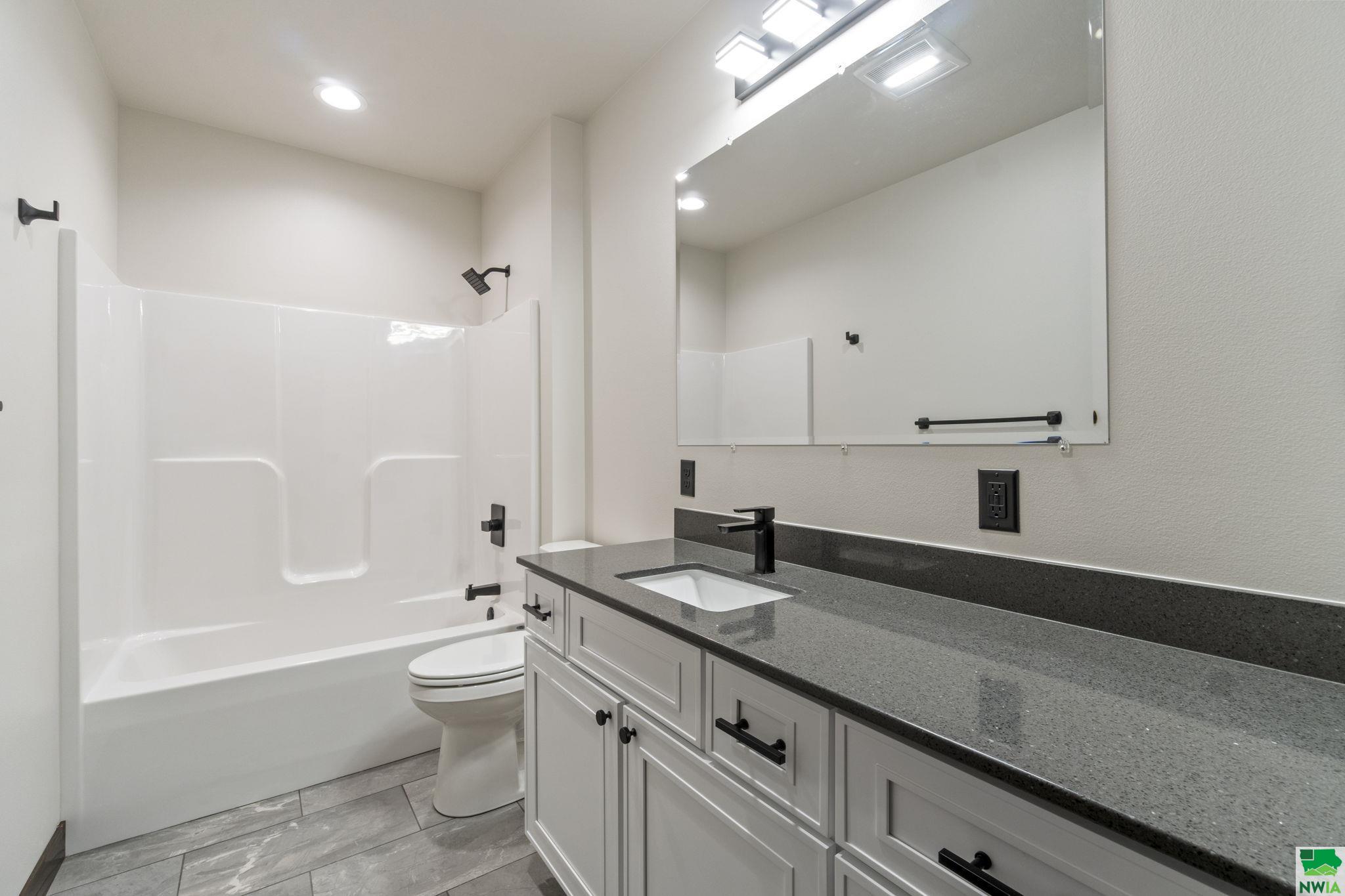 MLS #828894