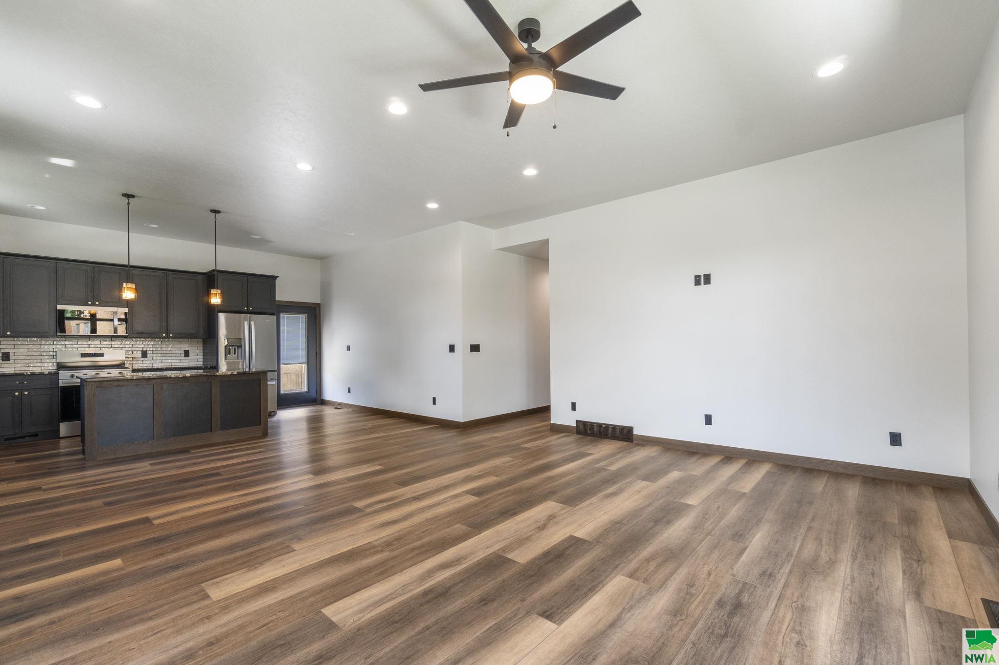 MLS #828894