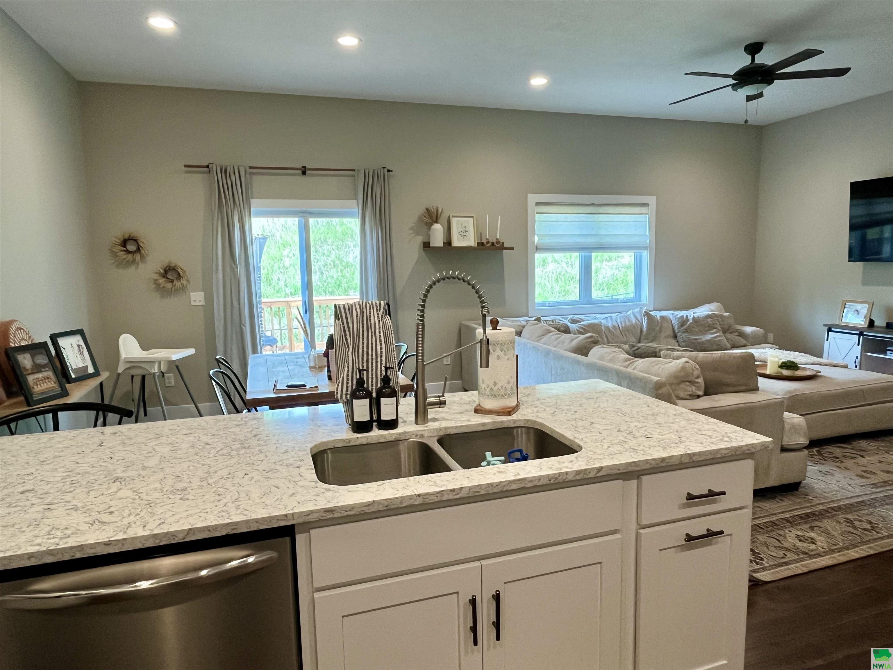 MLS #828903