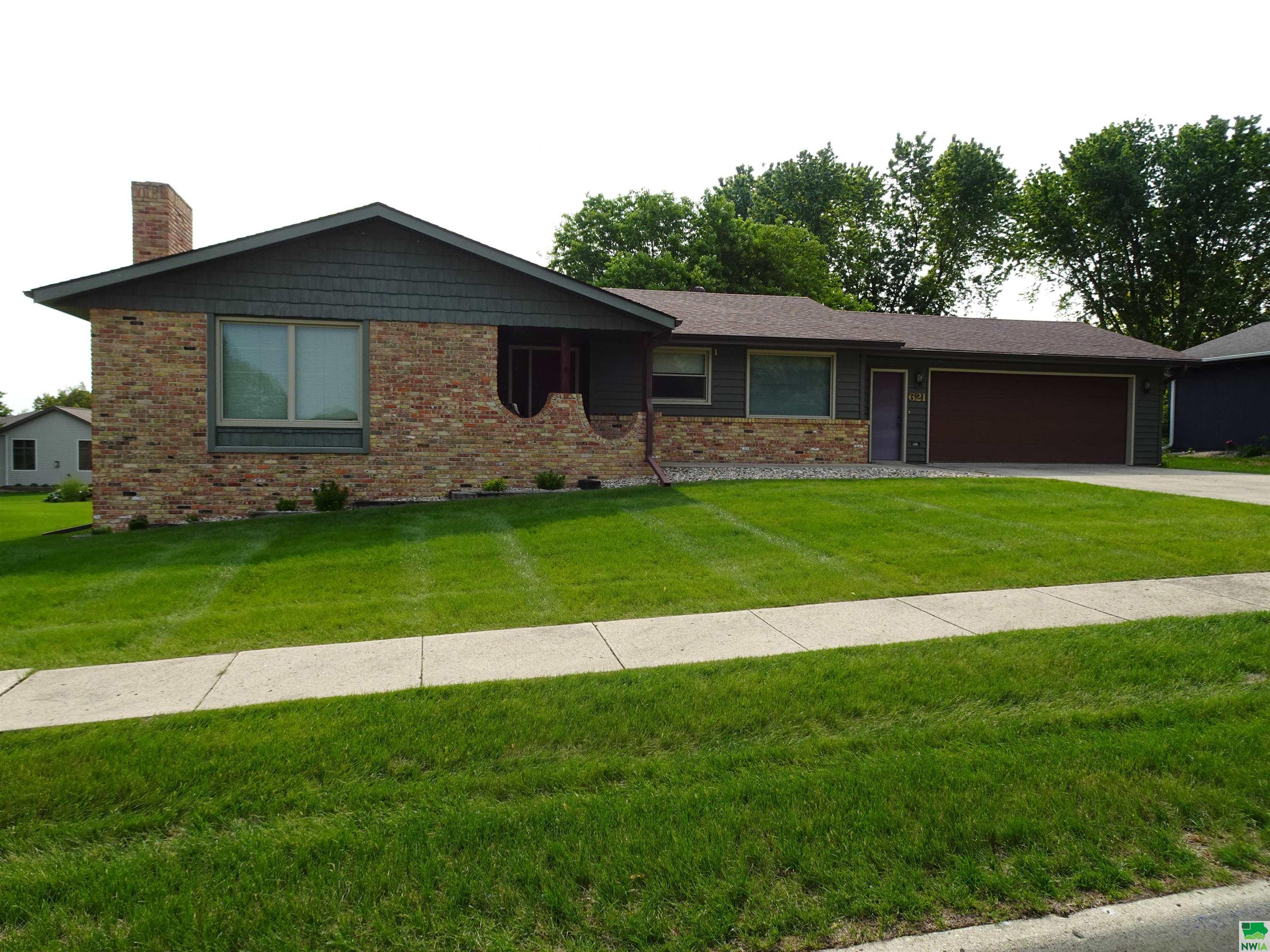 621 22nd Avenue, Sheldon, IA 51201- 