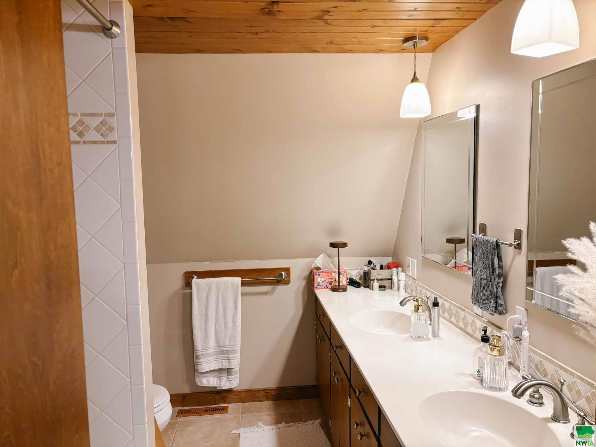 MLS #828913