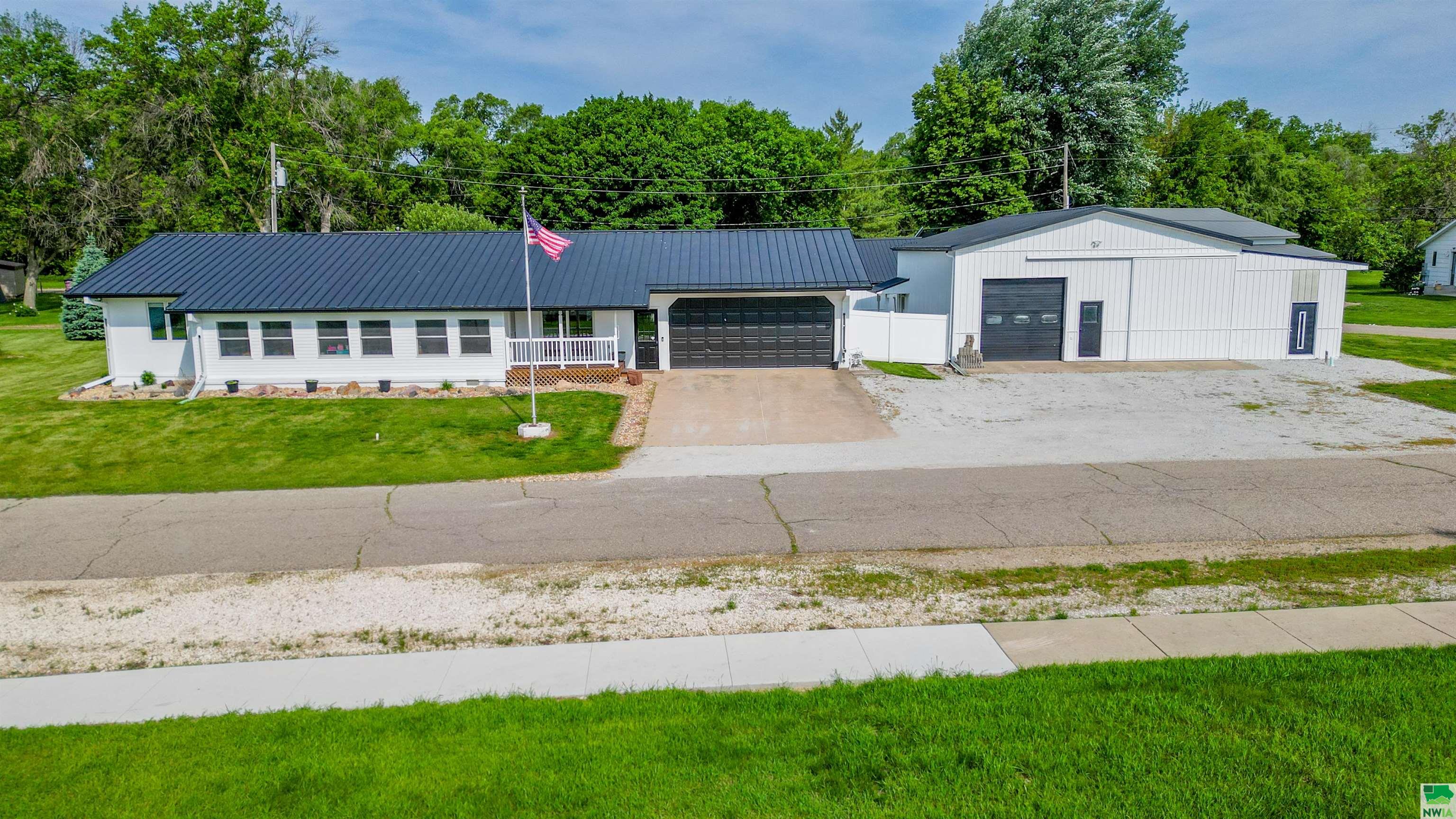409 Elizabeth Blvd, Anthon, IA 51004 