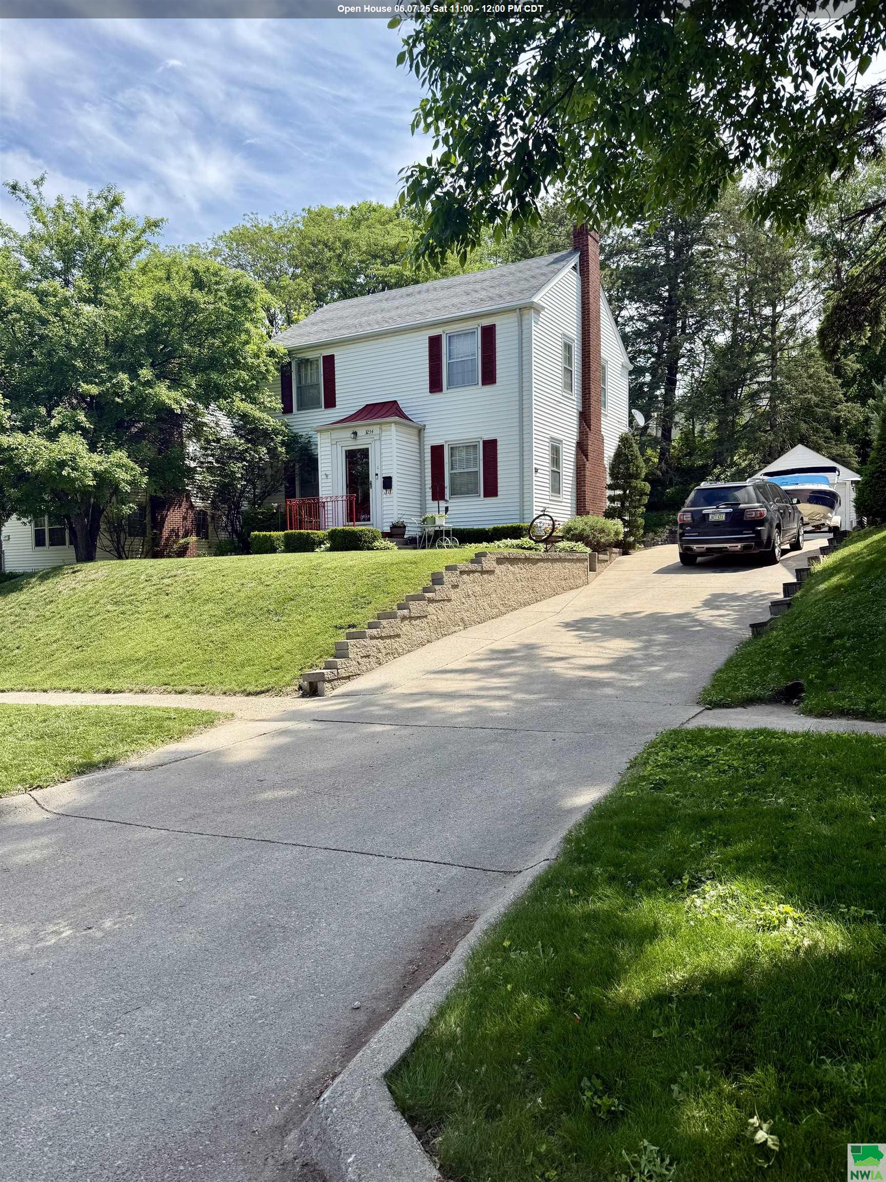 3234 Douglas Street, Sioux City, IA 51104 