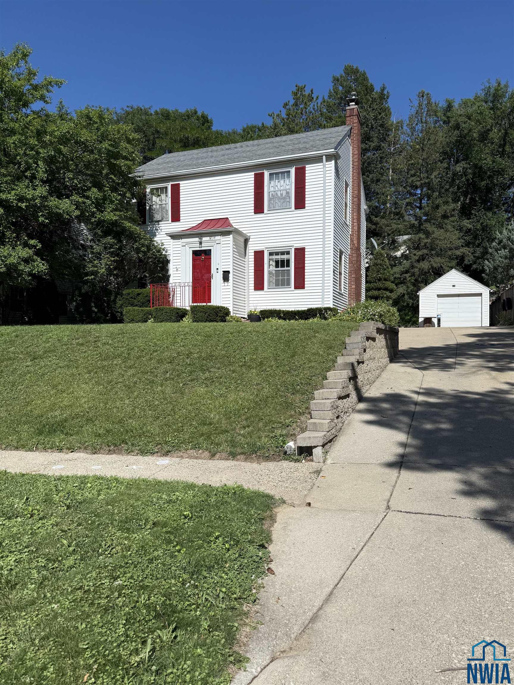 3234 Douglas Street, Sioux City, IA 51104 