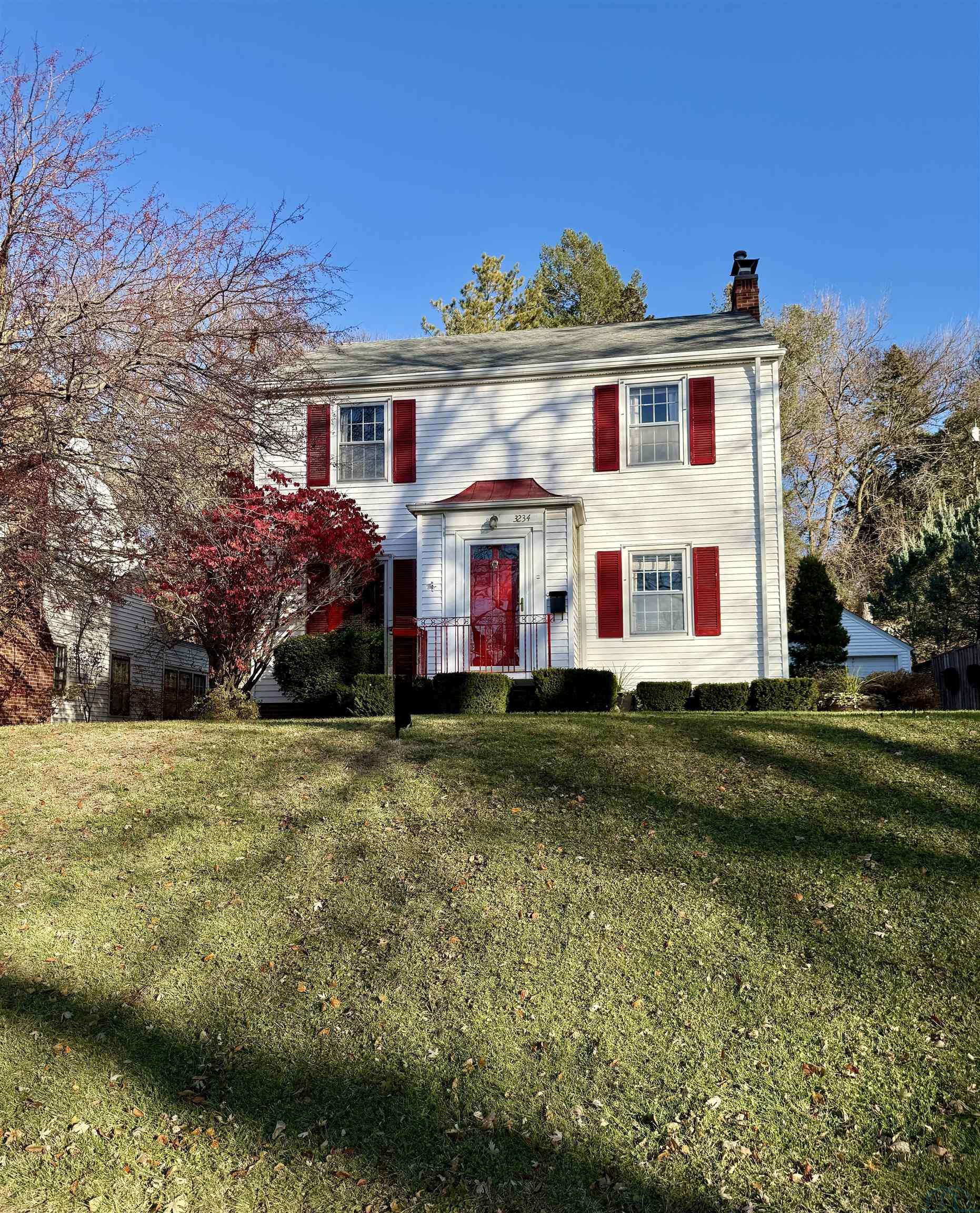 3234 Douglas Street, Sioux City, IA 51104 