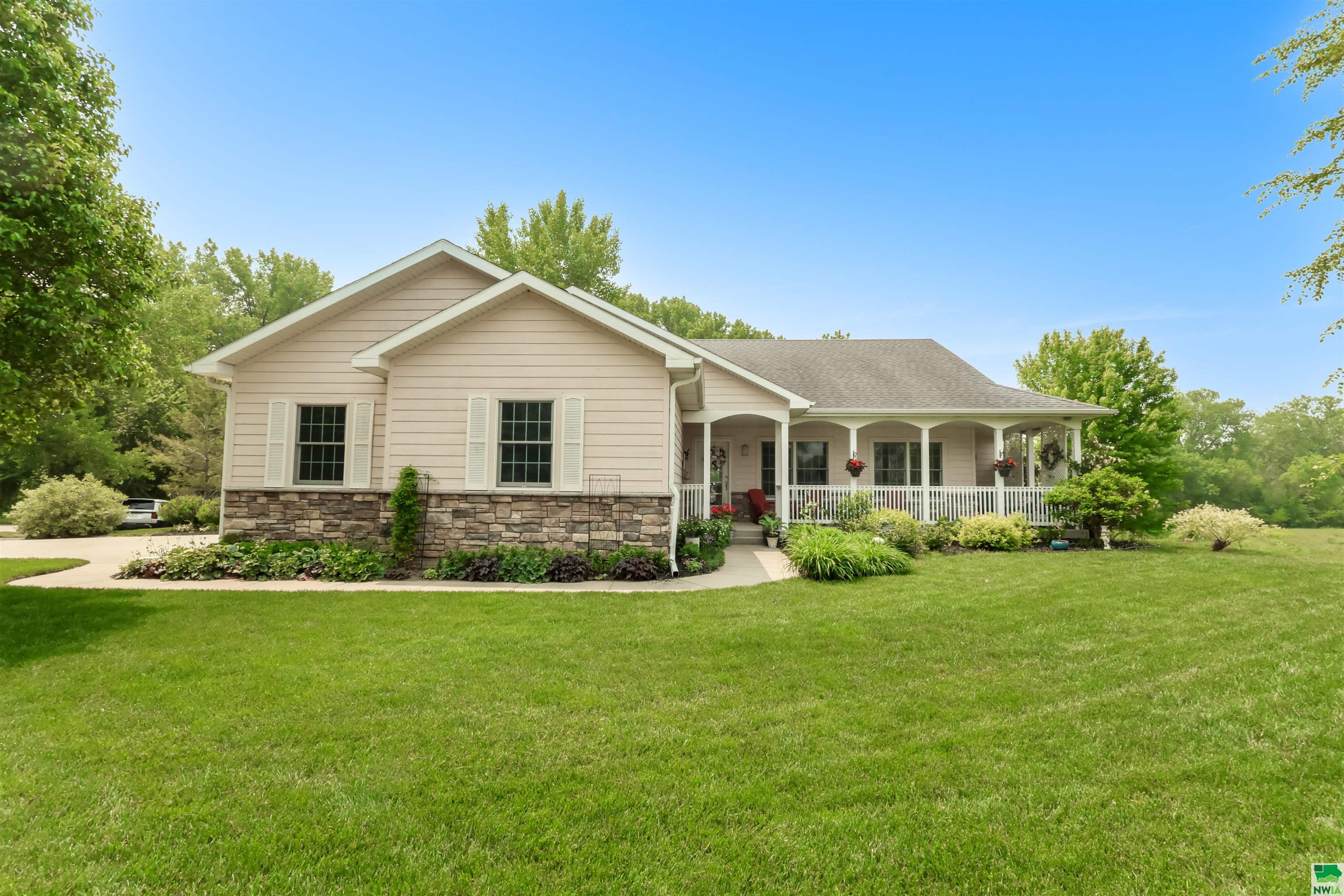 101 Shore Place Court, South Sioux City, NE 68776 
