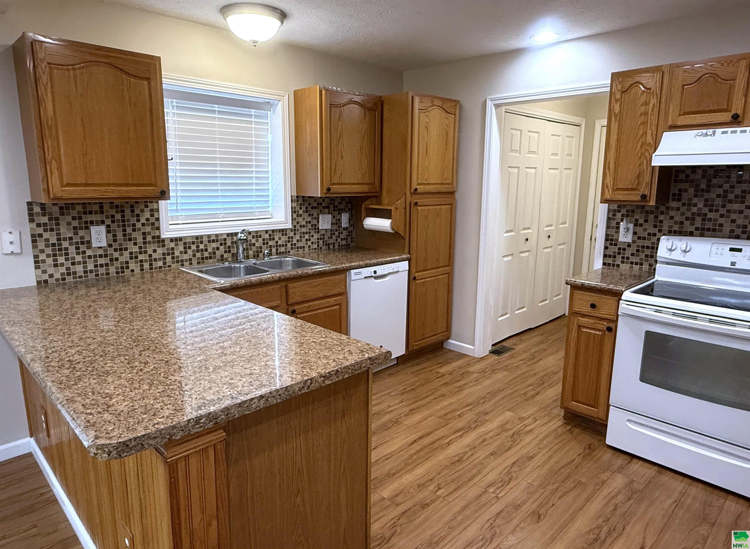 MLS #828937