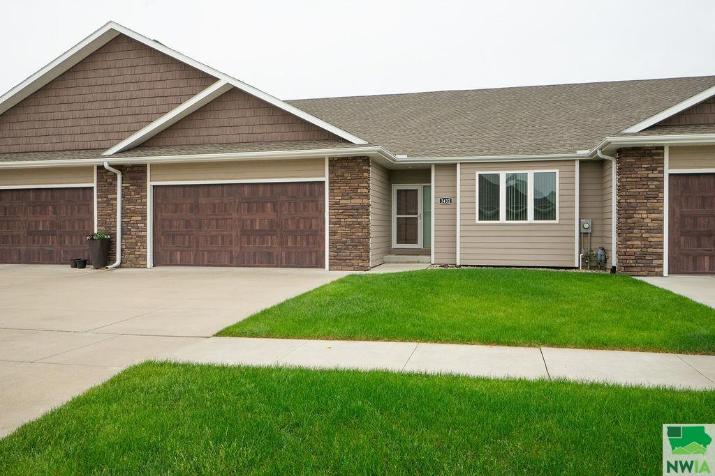 3432 Palmetto Street S, Sioux City, IA 51106 