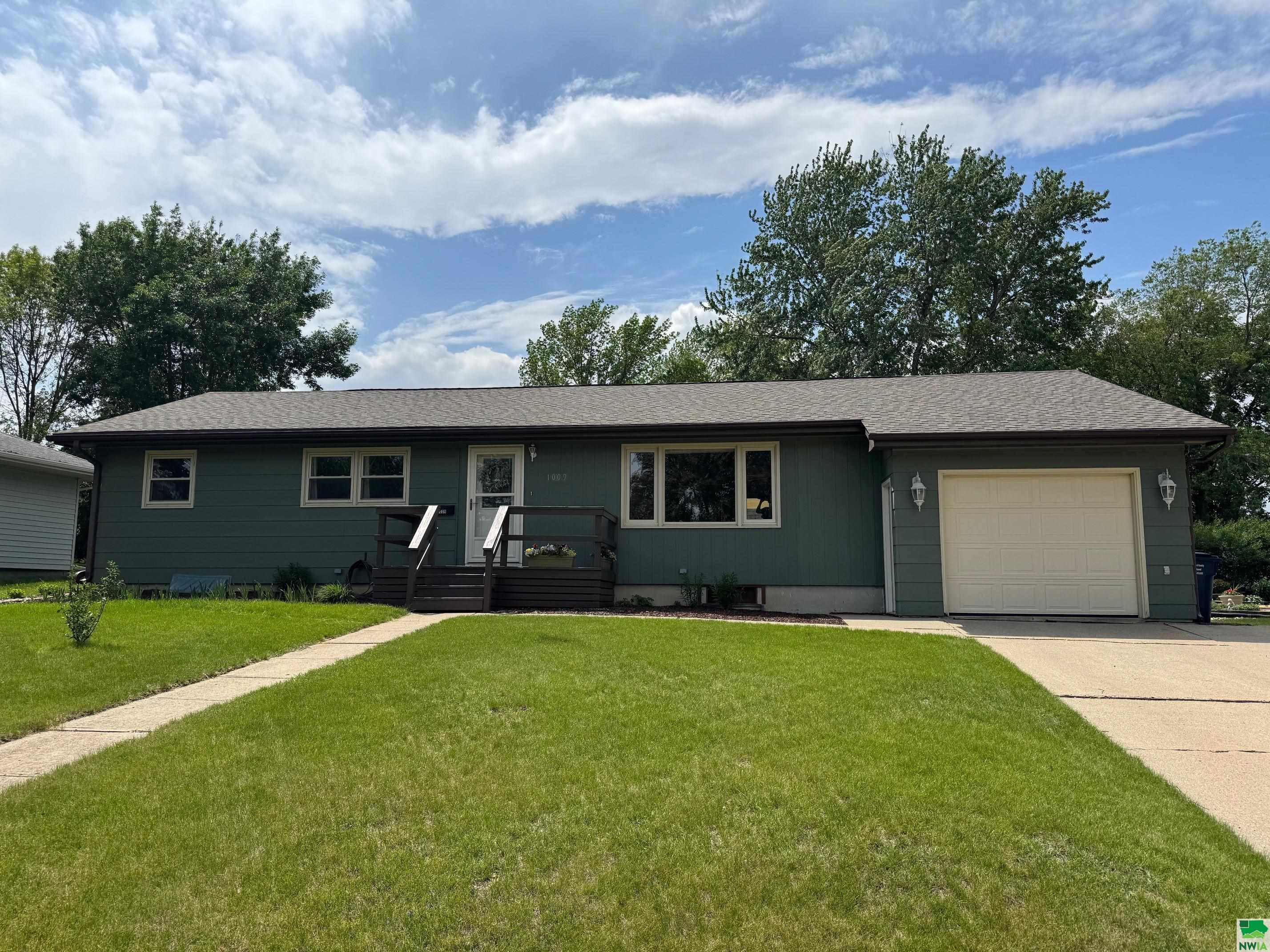 1009 Marshall Street S, Rock Rapids, IA 51246 