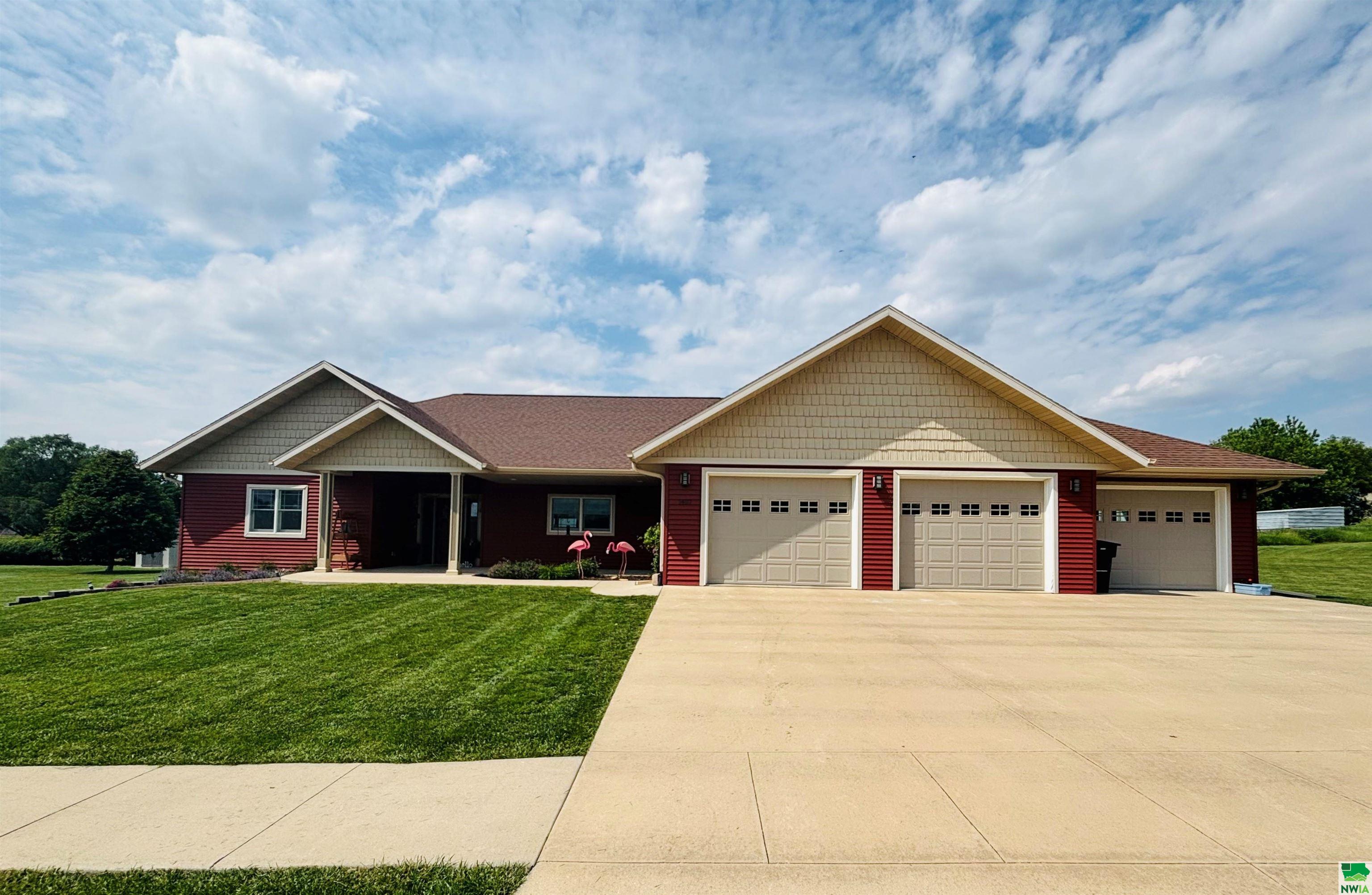1407 MEGANS WAY, Correctionville, IA 51016 