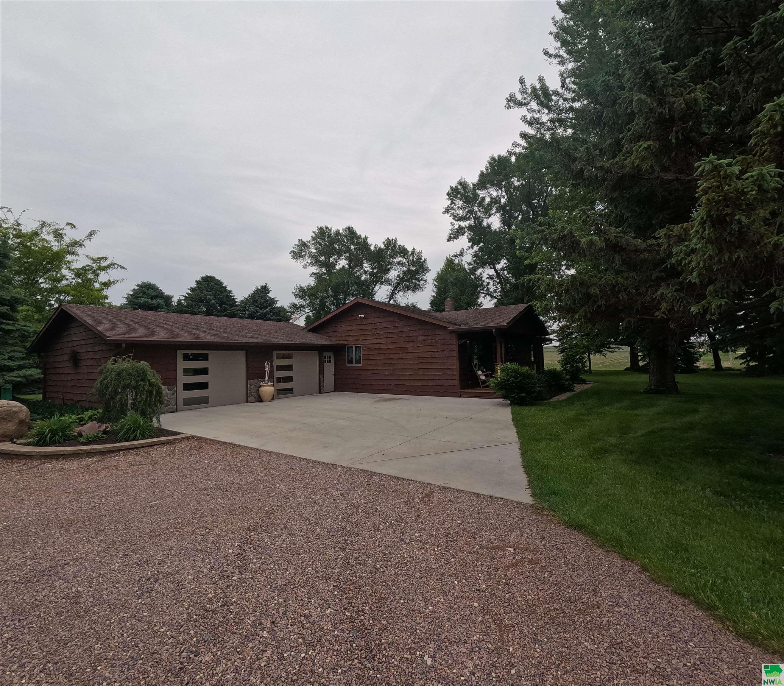 11724 K18 N, Akron, IA 51001 