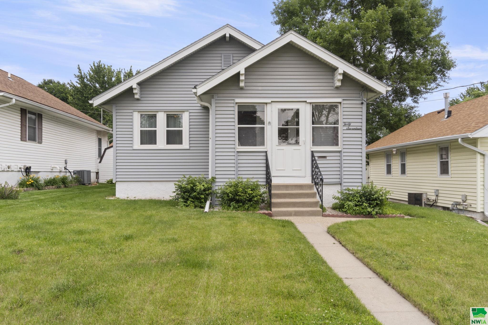 4017 Ridge Ave, Sioux City, IA 51106 