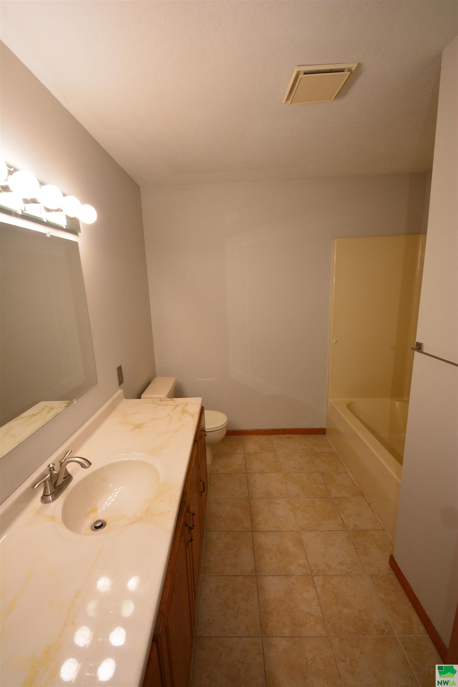 MLS #828990