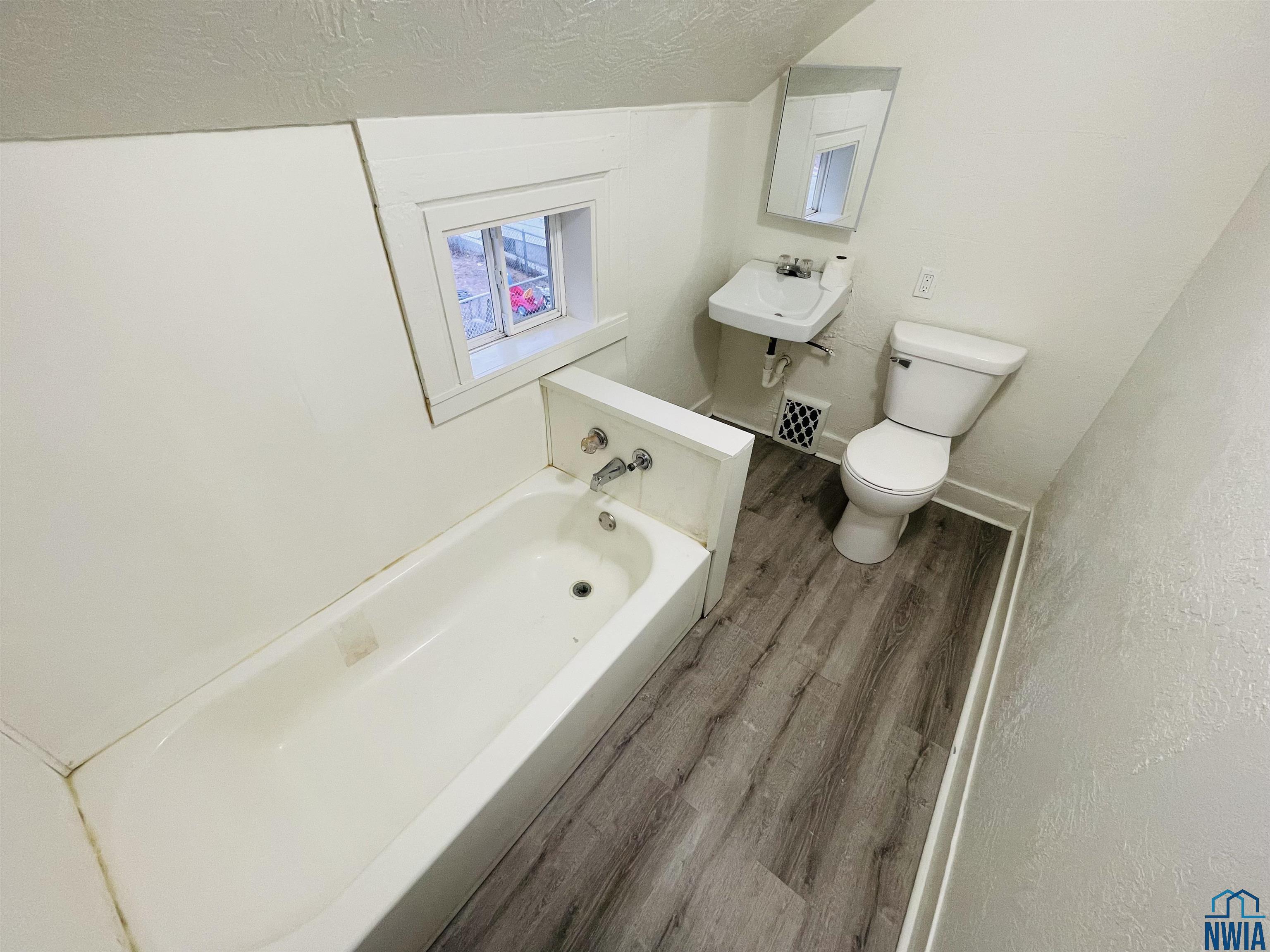 MLS #828995