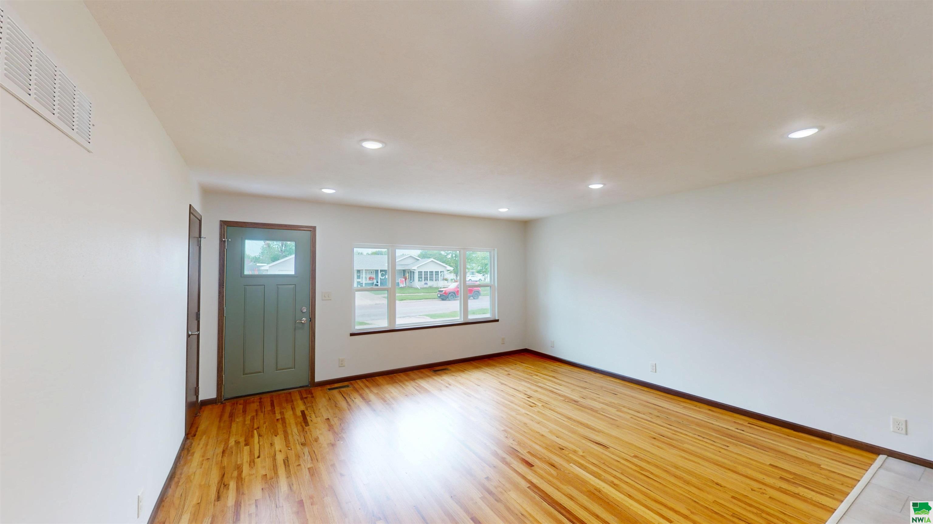 MLS #829003
