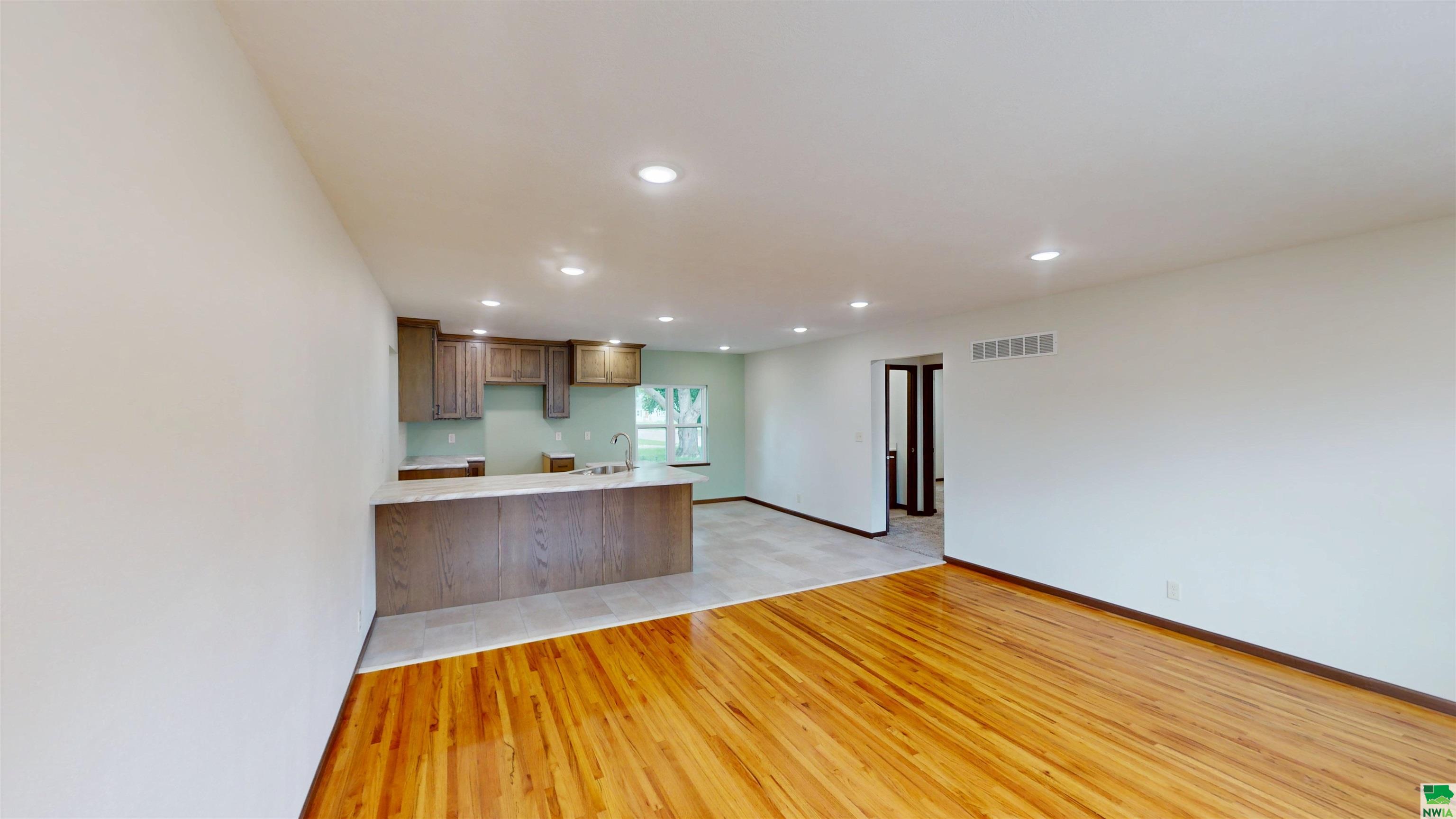 MLS #829003