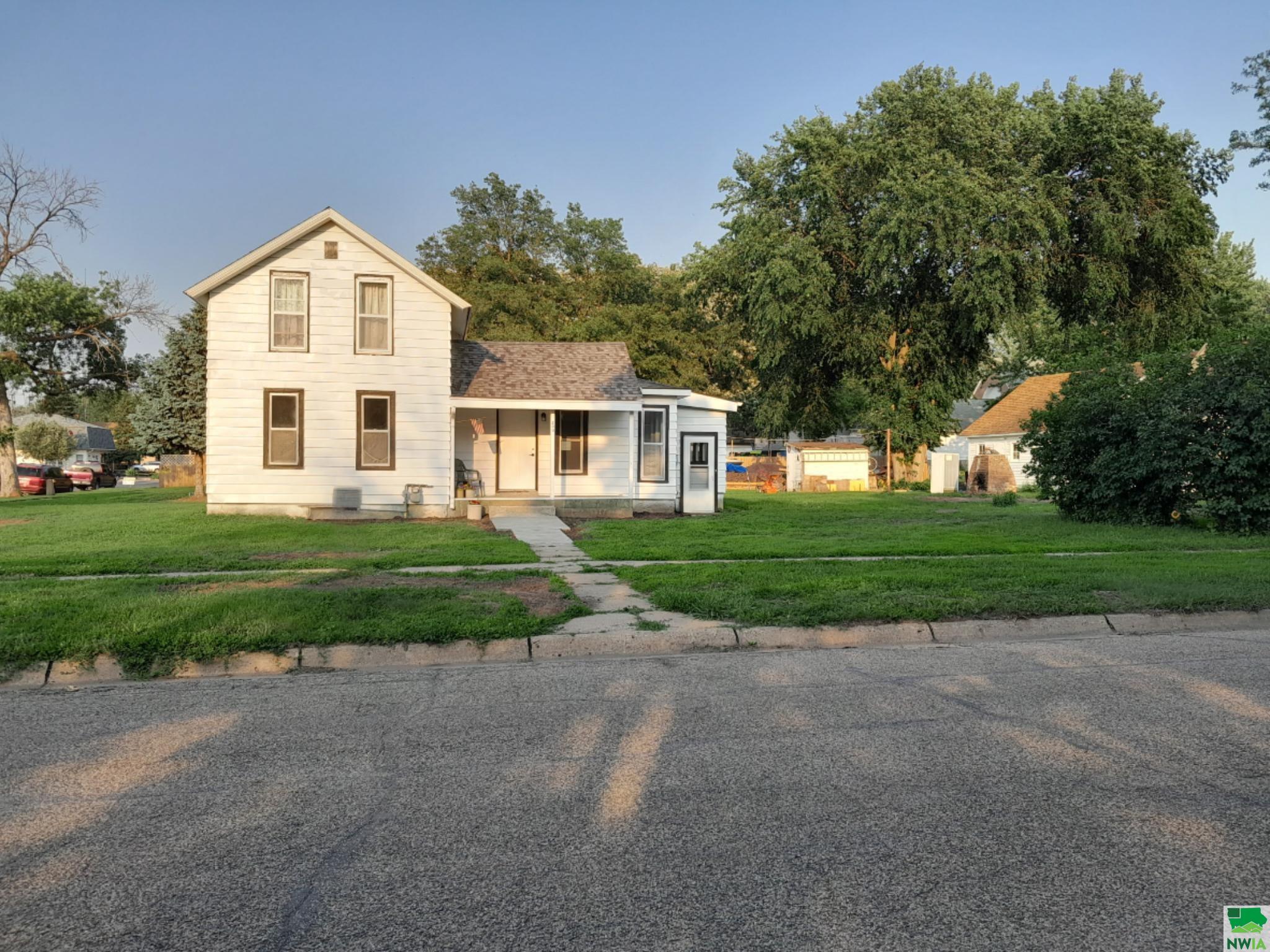 200 2nd St. S, Akron, IA 51001 