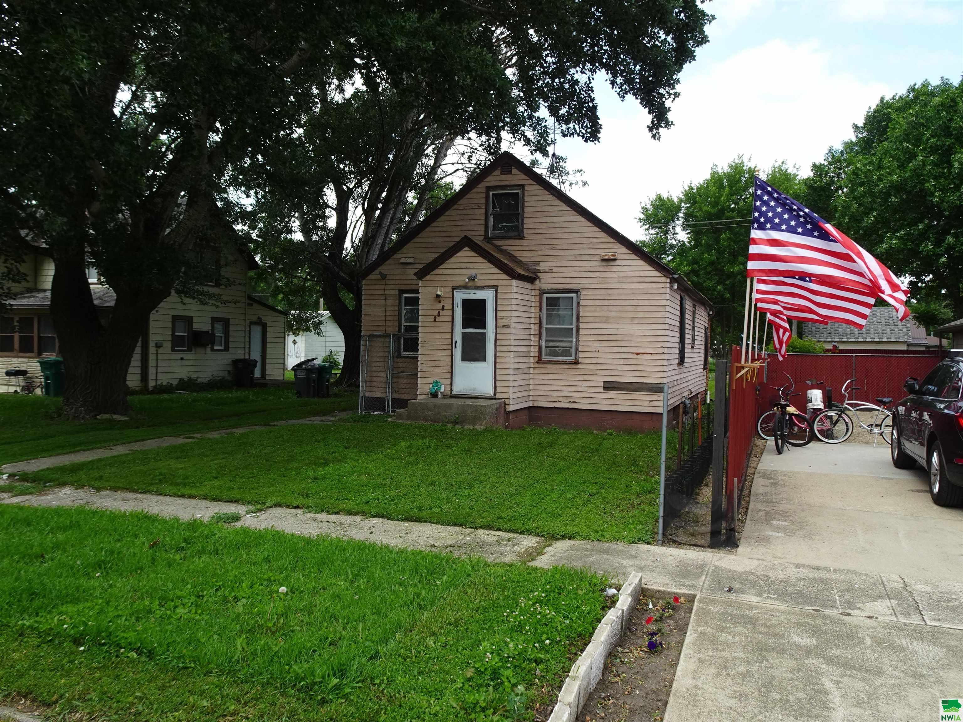 308 Ohio W, George, IA 51237- 