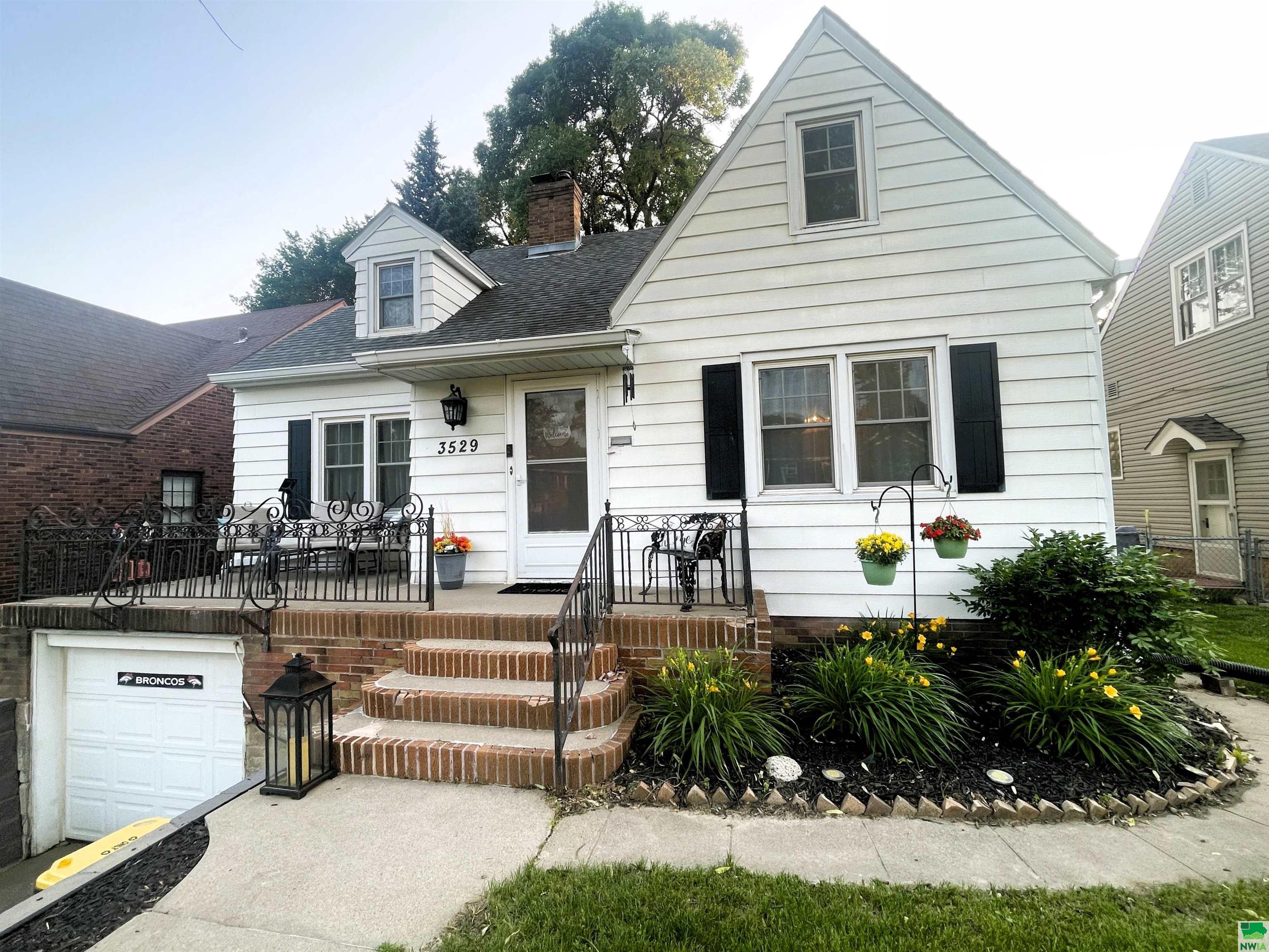 3529 Nebraska St, Sioux City, IA 51104 
