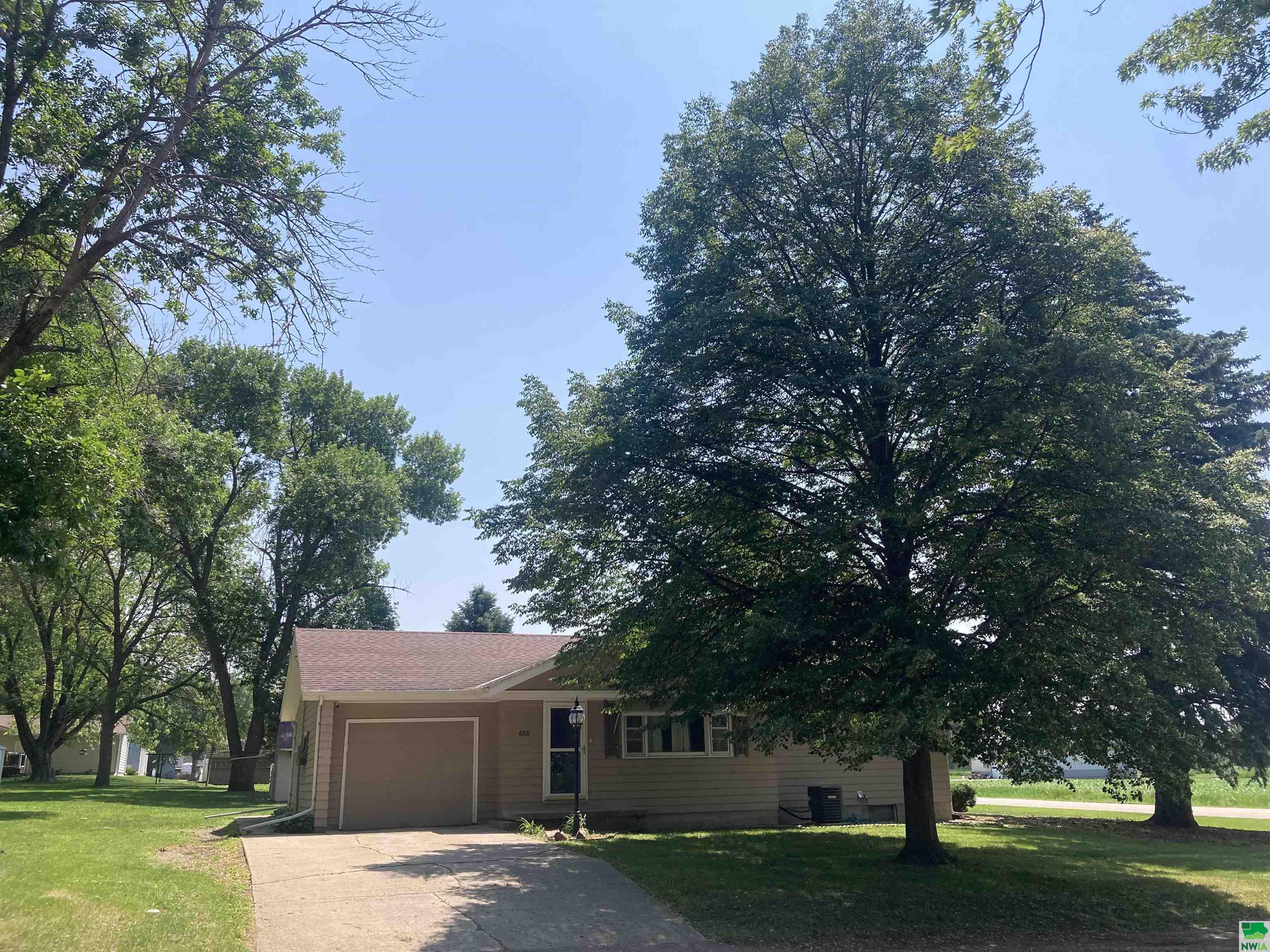 650 7th St S, Akron, IA 51001 