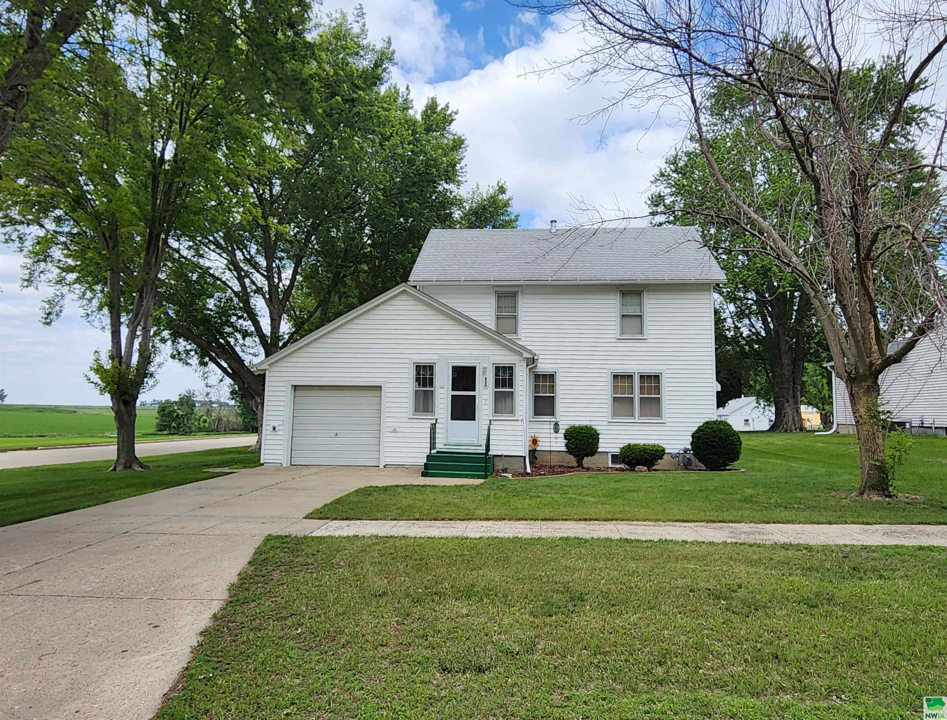420 W Day Street, Paullina, IA 51046 