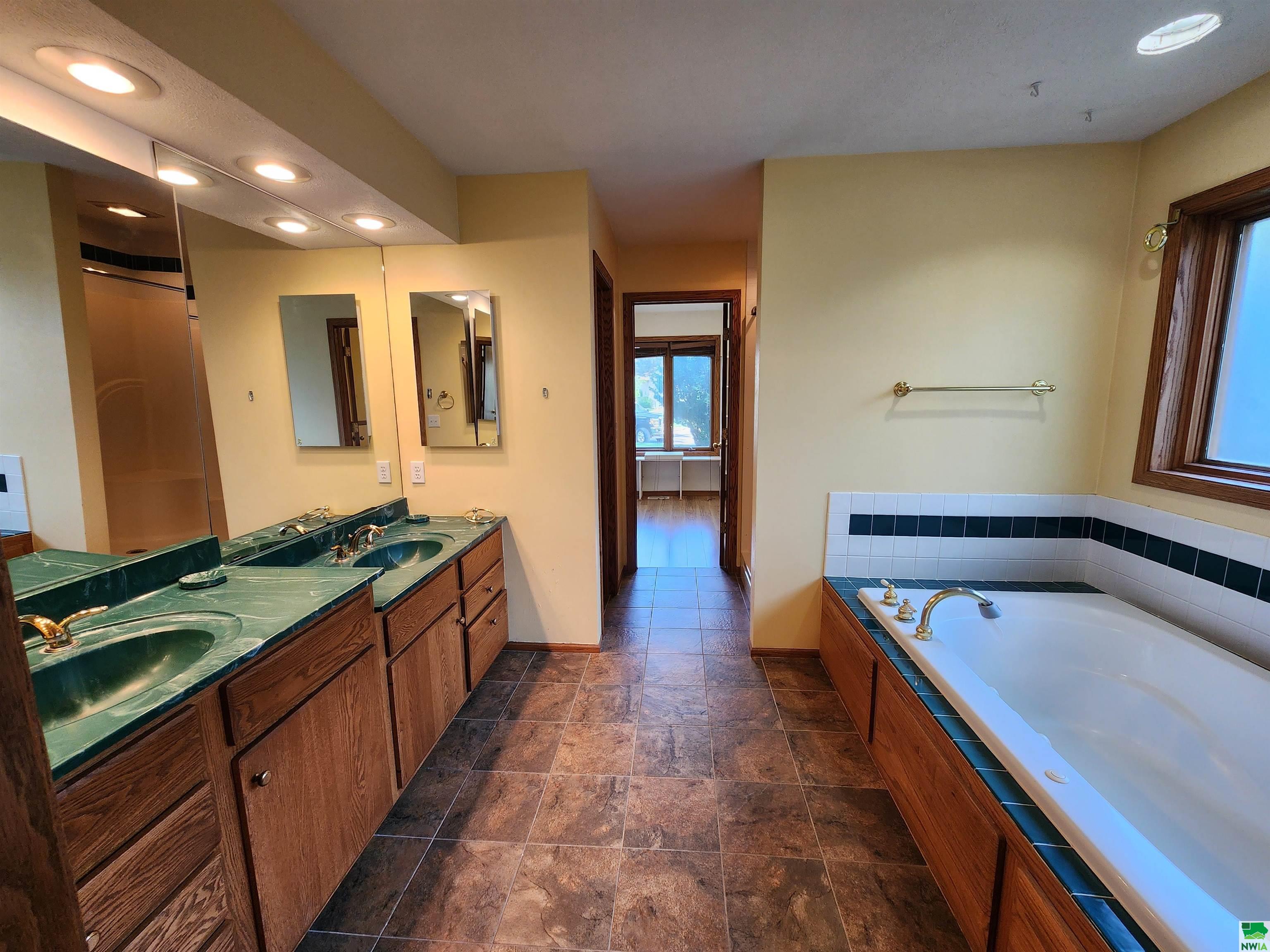 MLS #829055