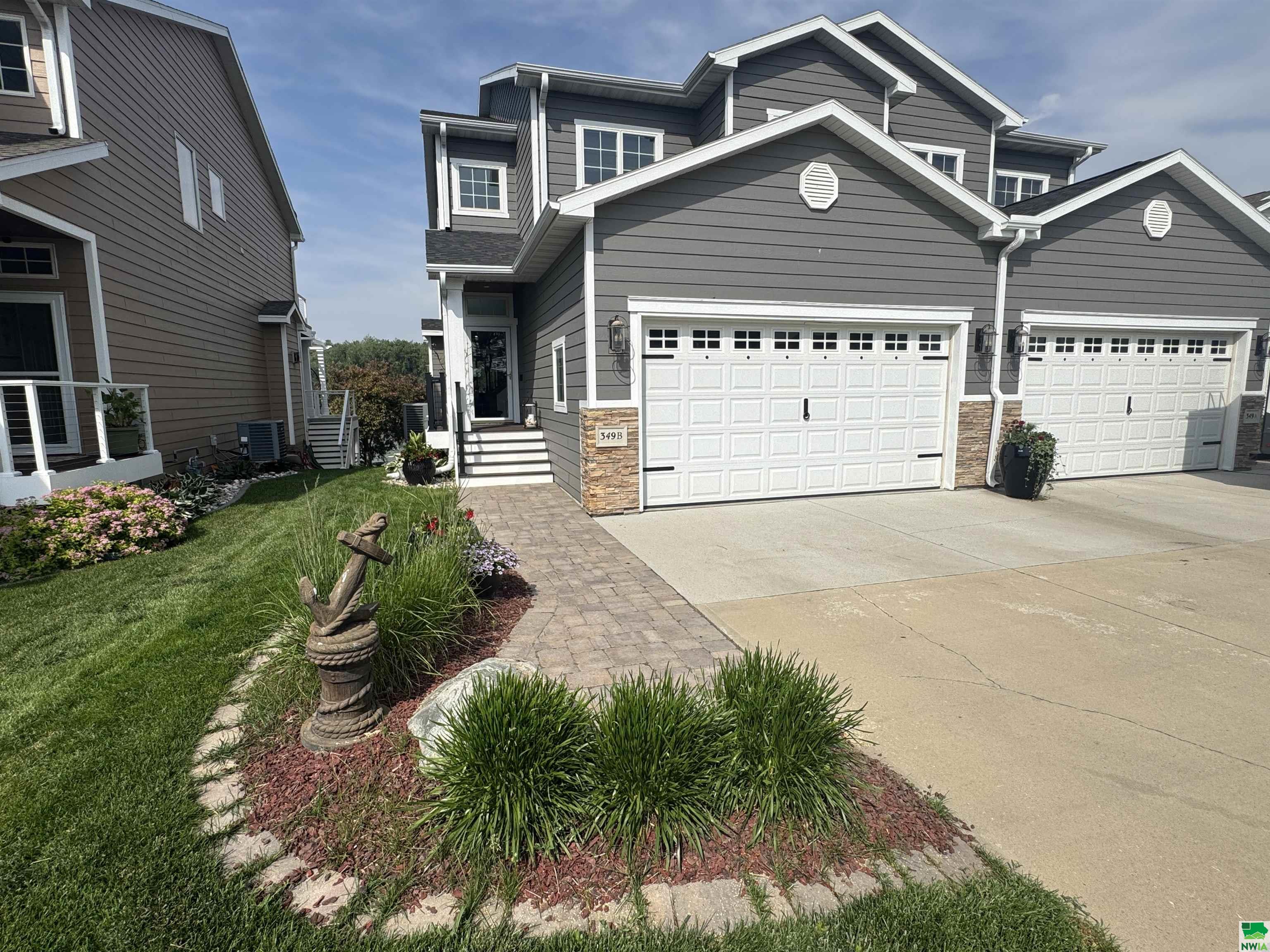 349 Lakeshore Dr #B, No. Sioux City, SD 57049 