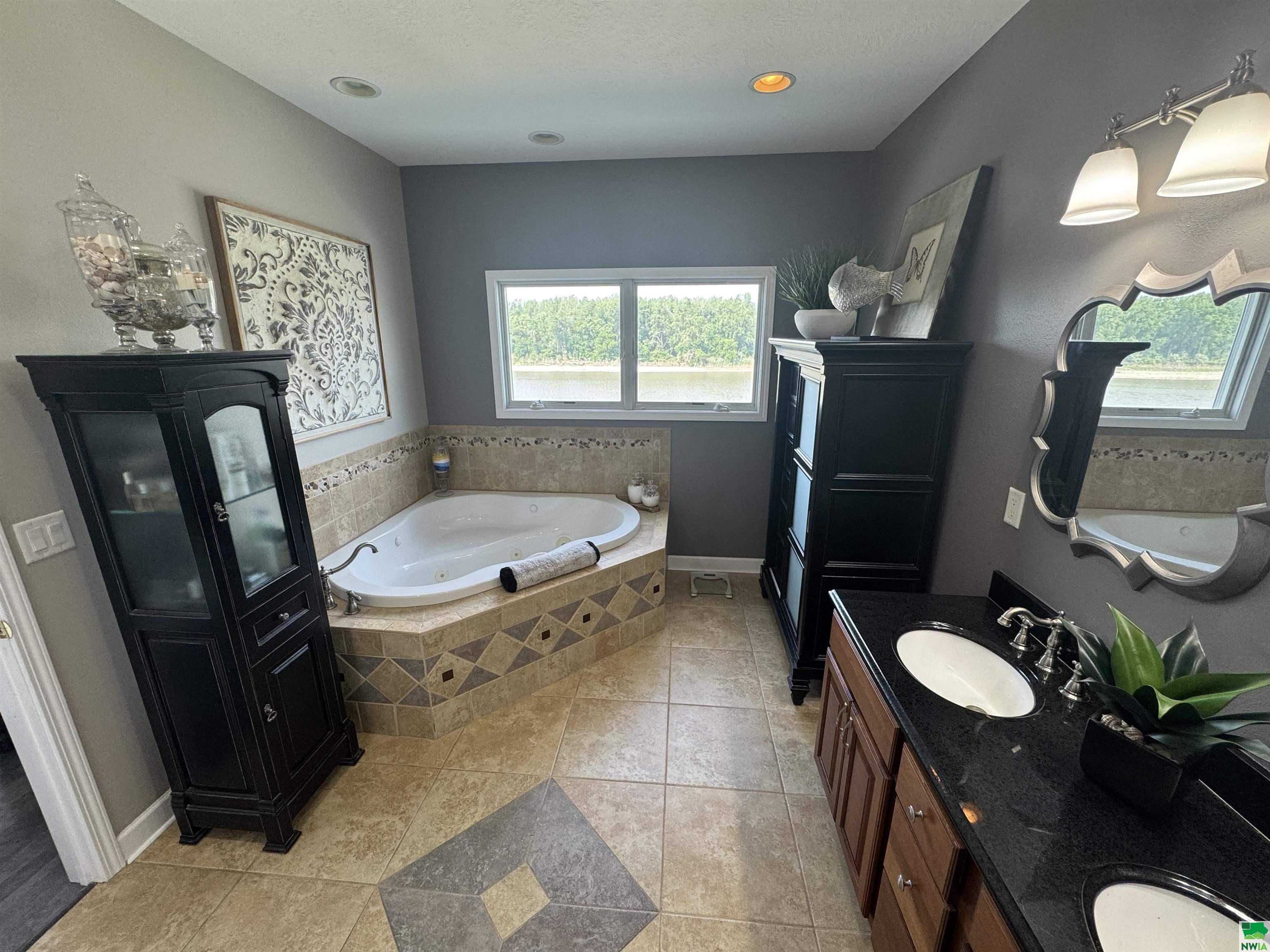MLS #829077
