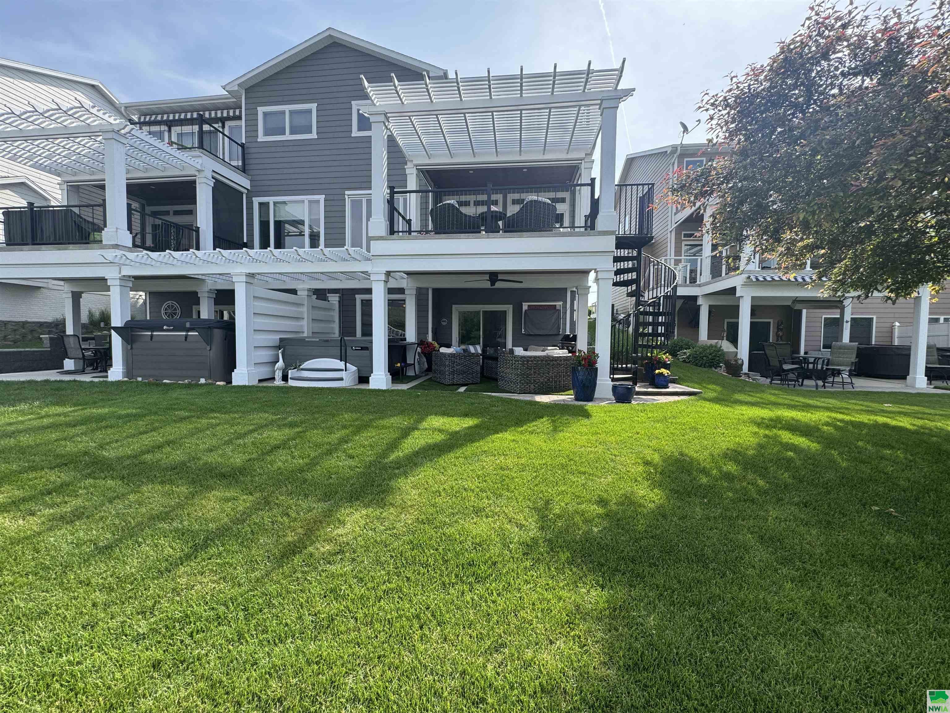 MLS #829077