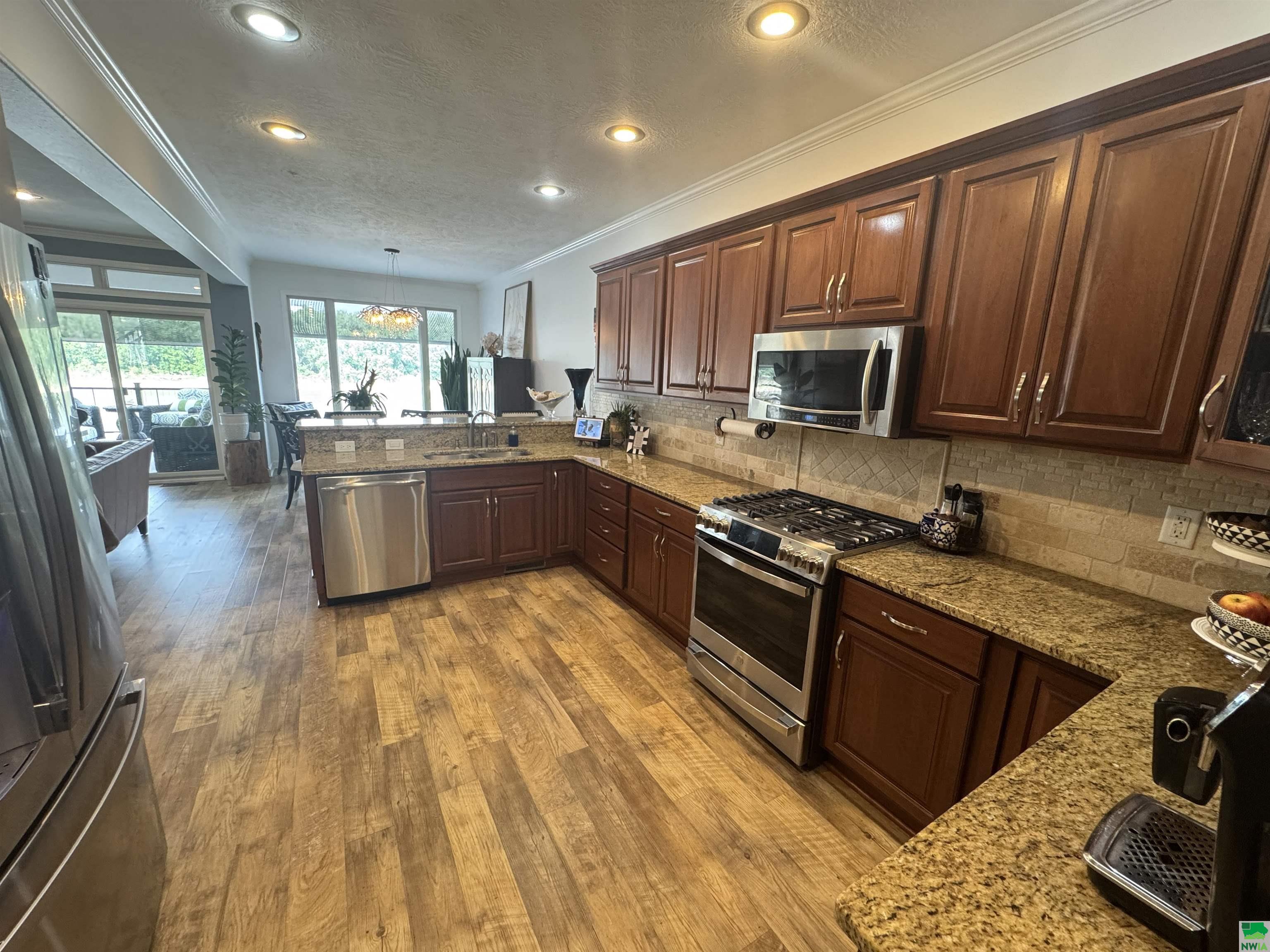 MLS #829077