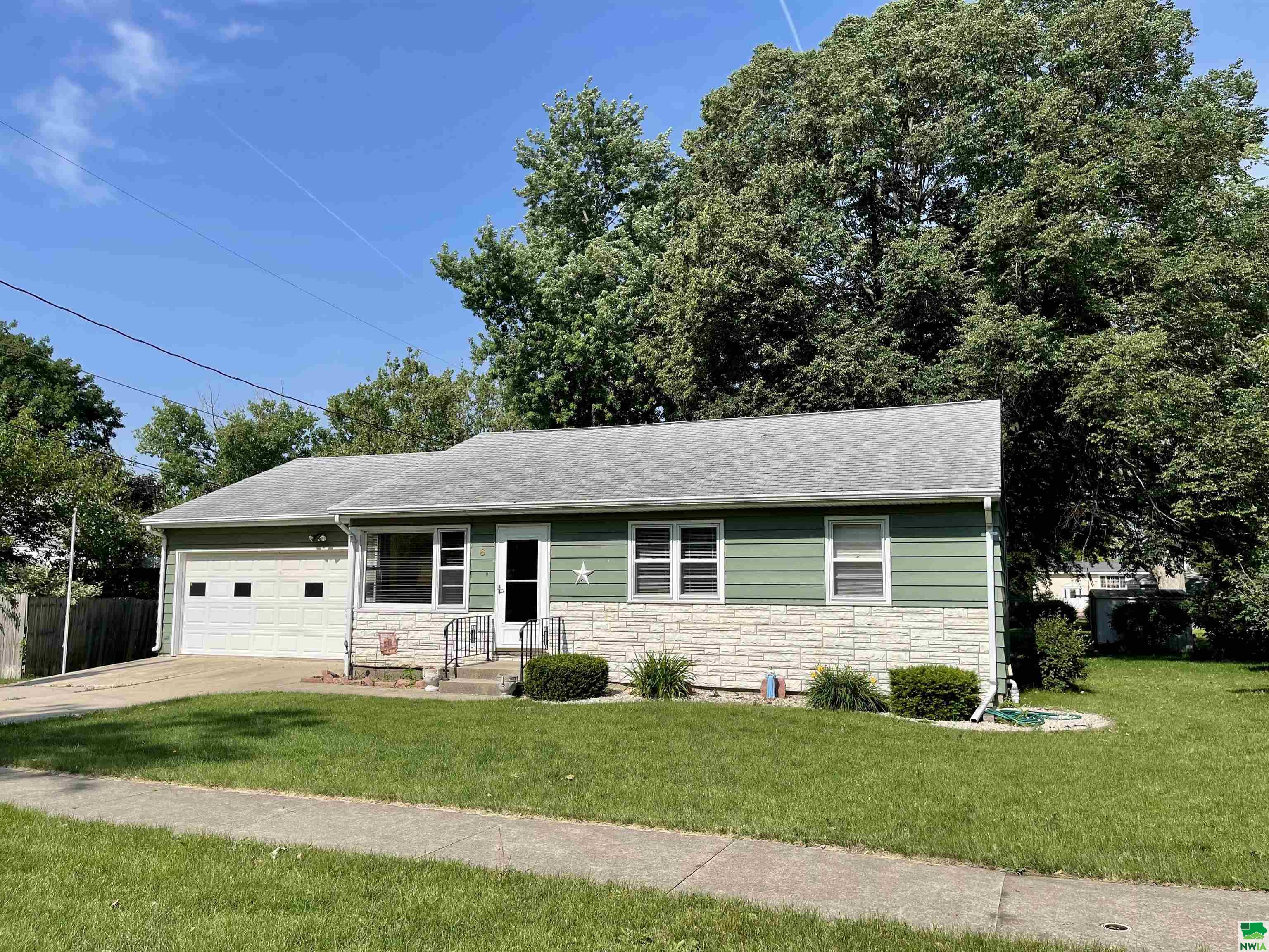 6 Windscor Circle N, Storm Lake, IA 50588 