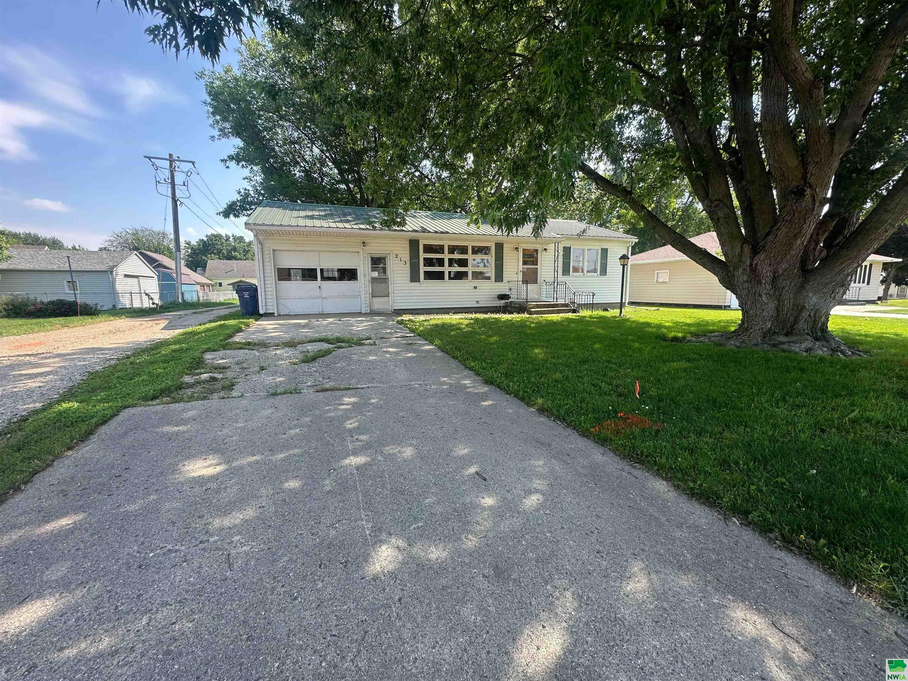 213 Greene Street W, Paullina, IA 51046- 