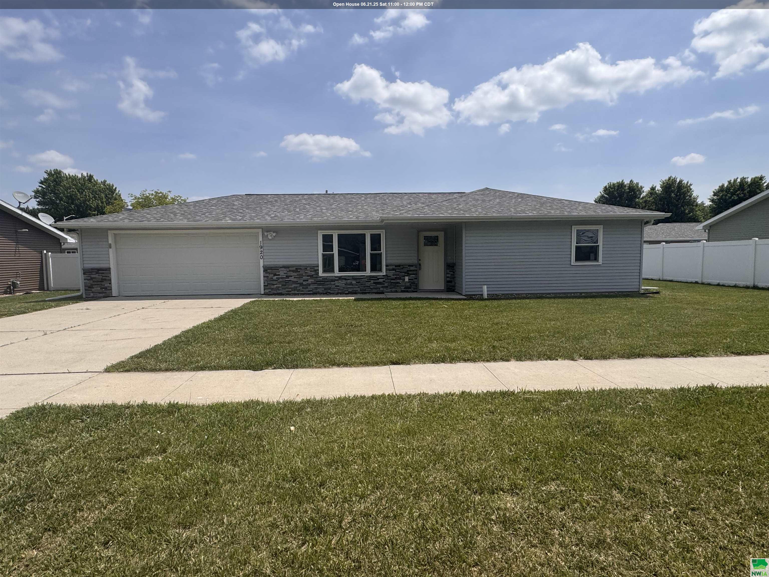 1920 Beck St, Sioux City, IA 51109 