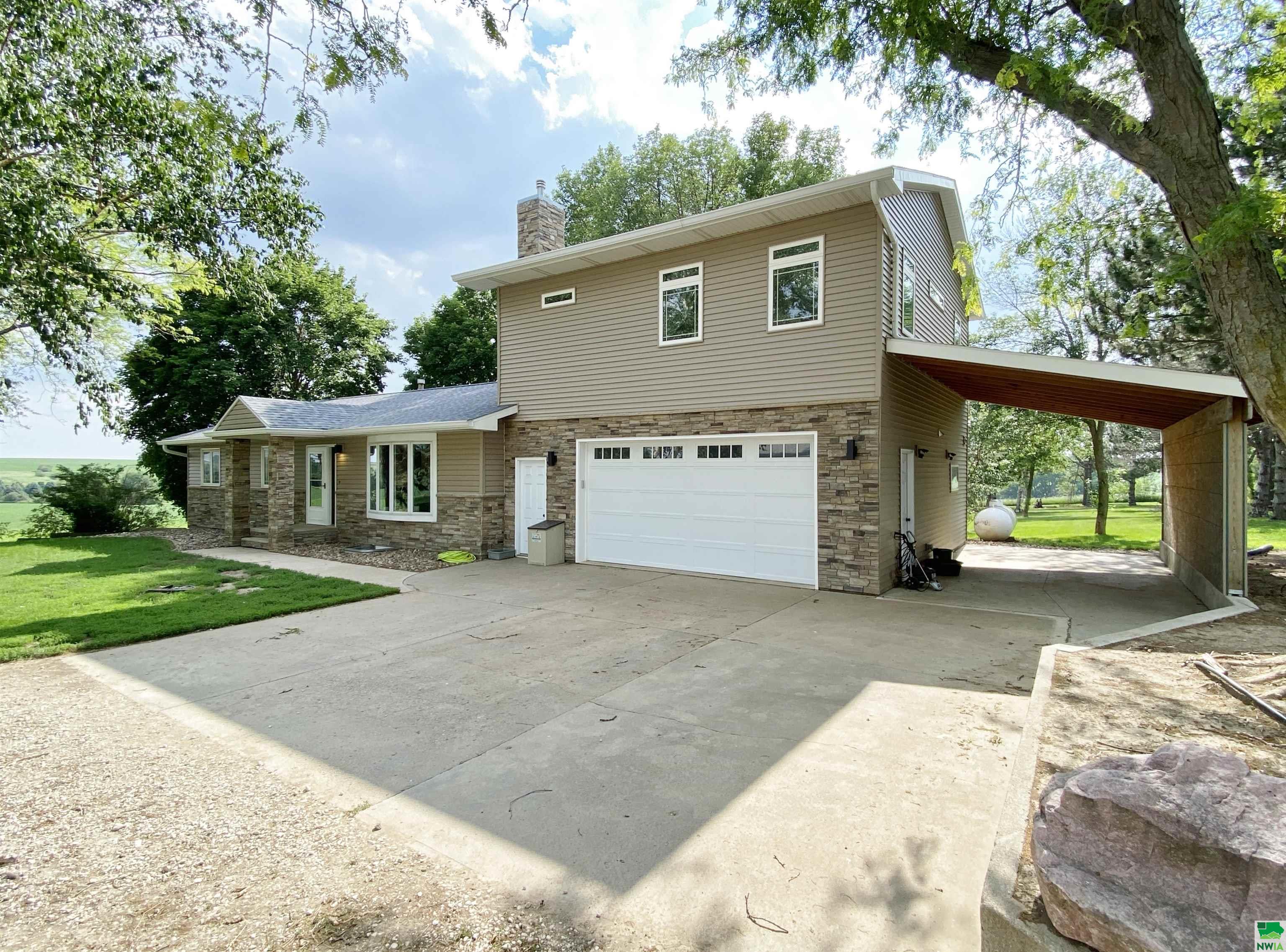 37312 200th St, LeMars, IA 51031 