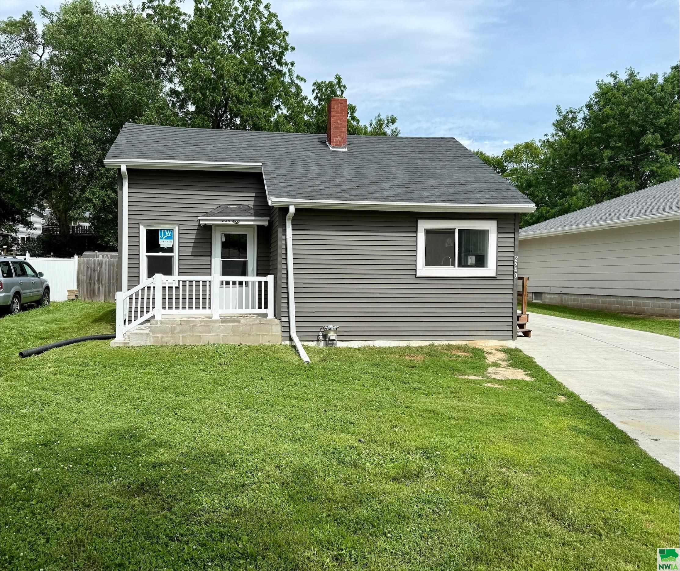 2540 Cleveland S, Sioux City, IA 51106 