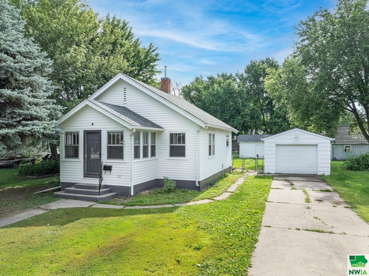 1107 6th Street, Onawa, IA 51040 
