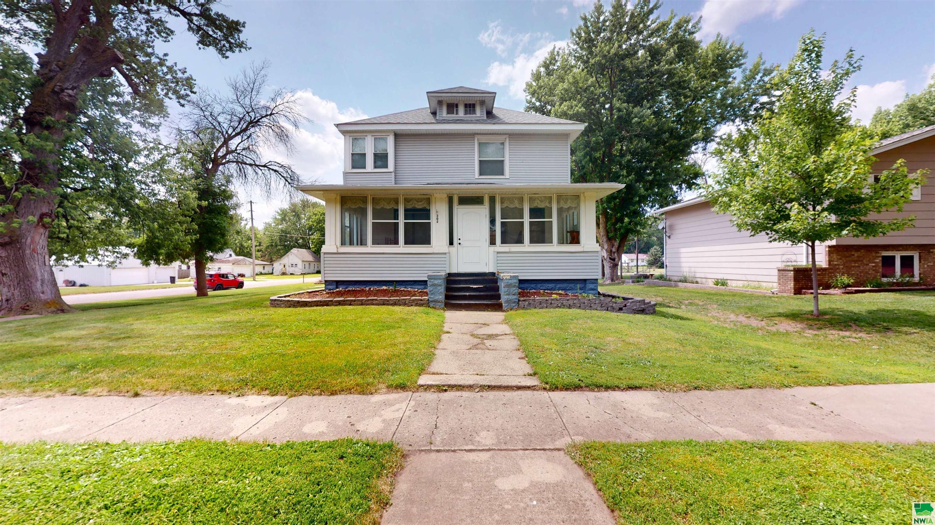 302 N Main, Early, IA 50535 