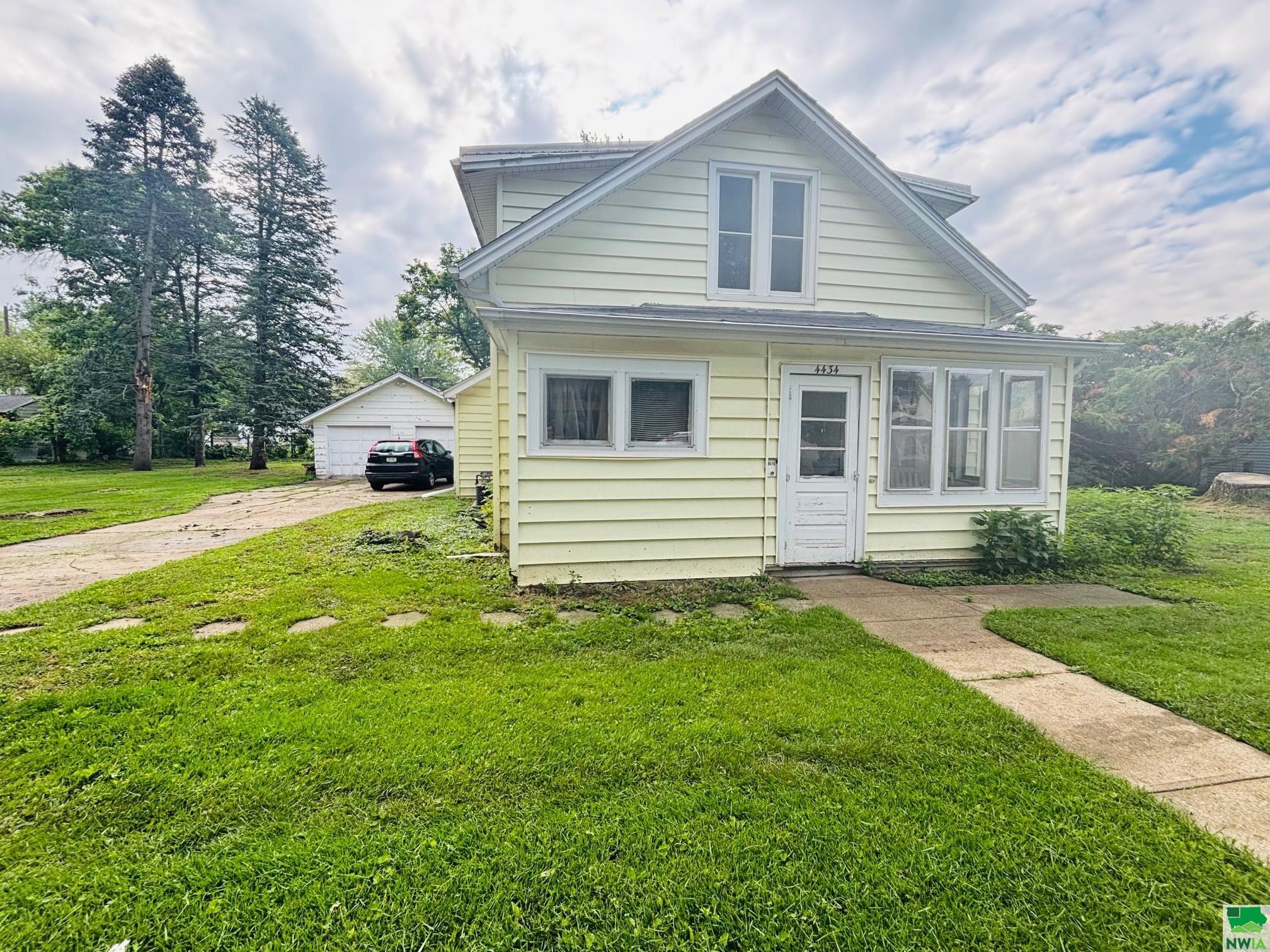 4434 POLK ST, Sioux City, IA 51108 
