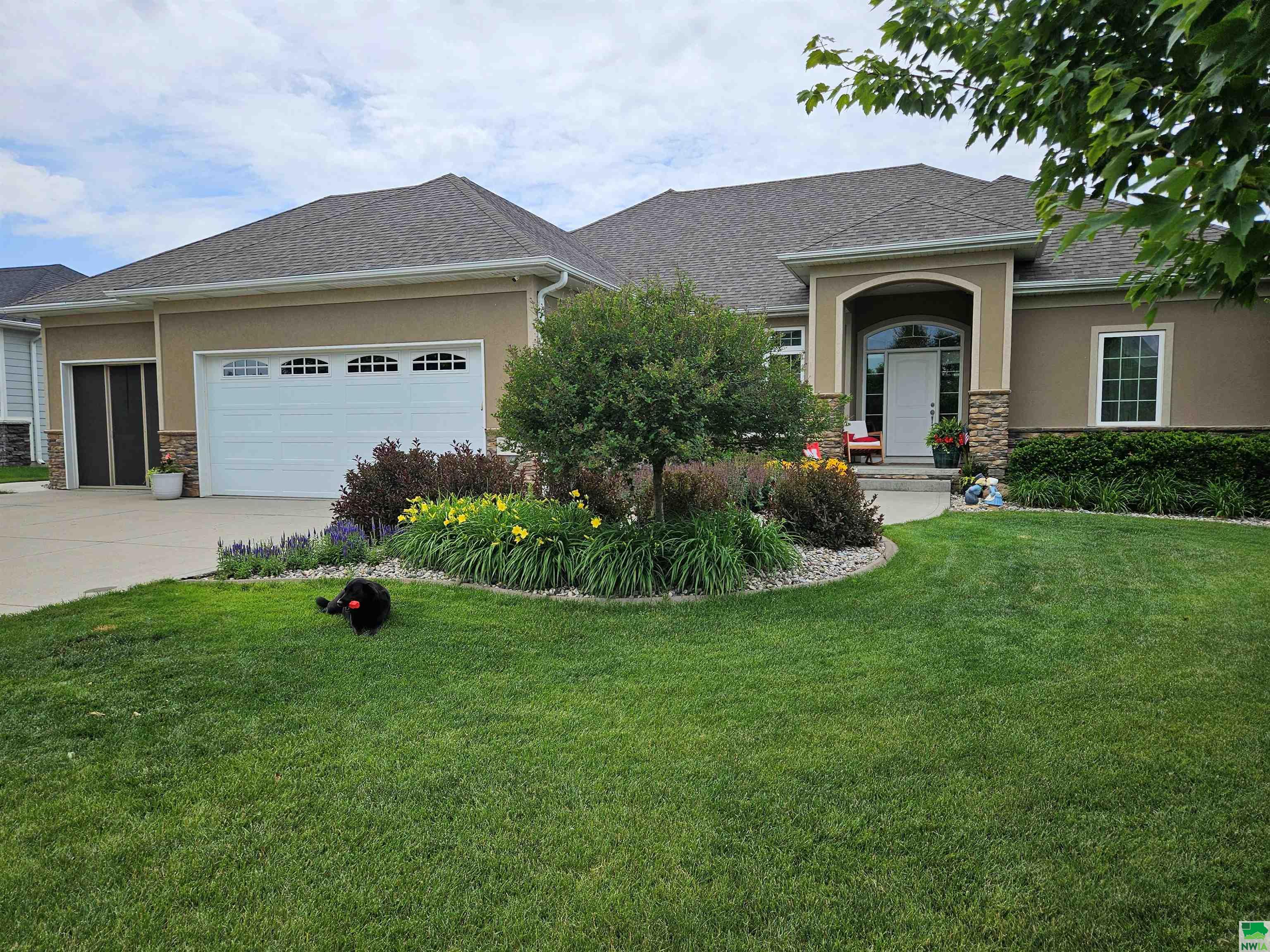 170 Saddlebrook Ct, Dakota Dunes, SD 57049 