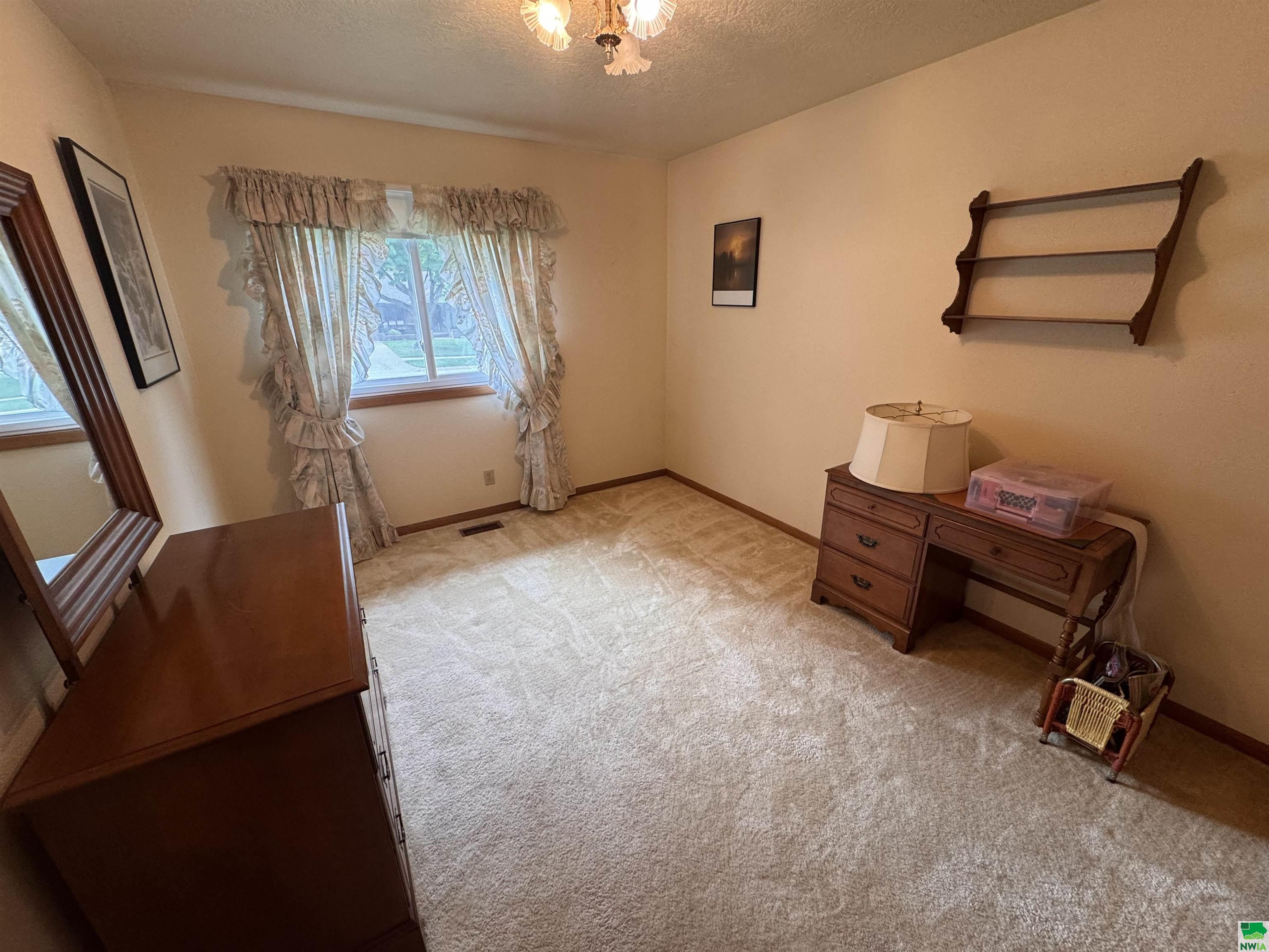 MLS #829180
